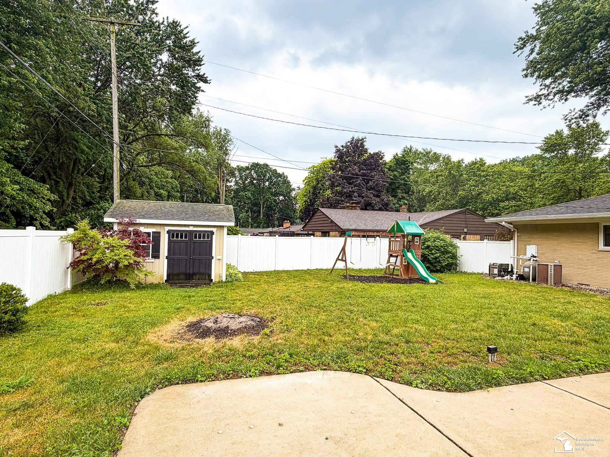9836 Pamela Drive, Temperance, MI 48182 — Photo 42