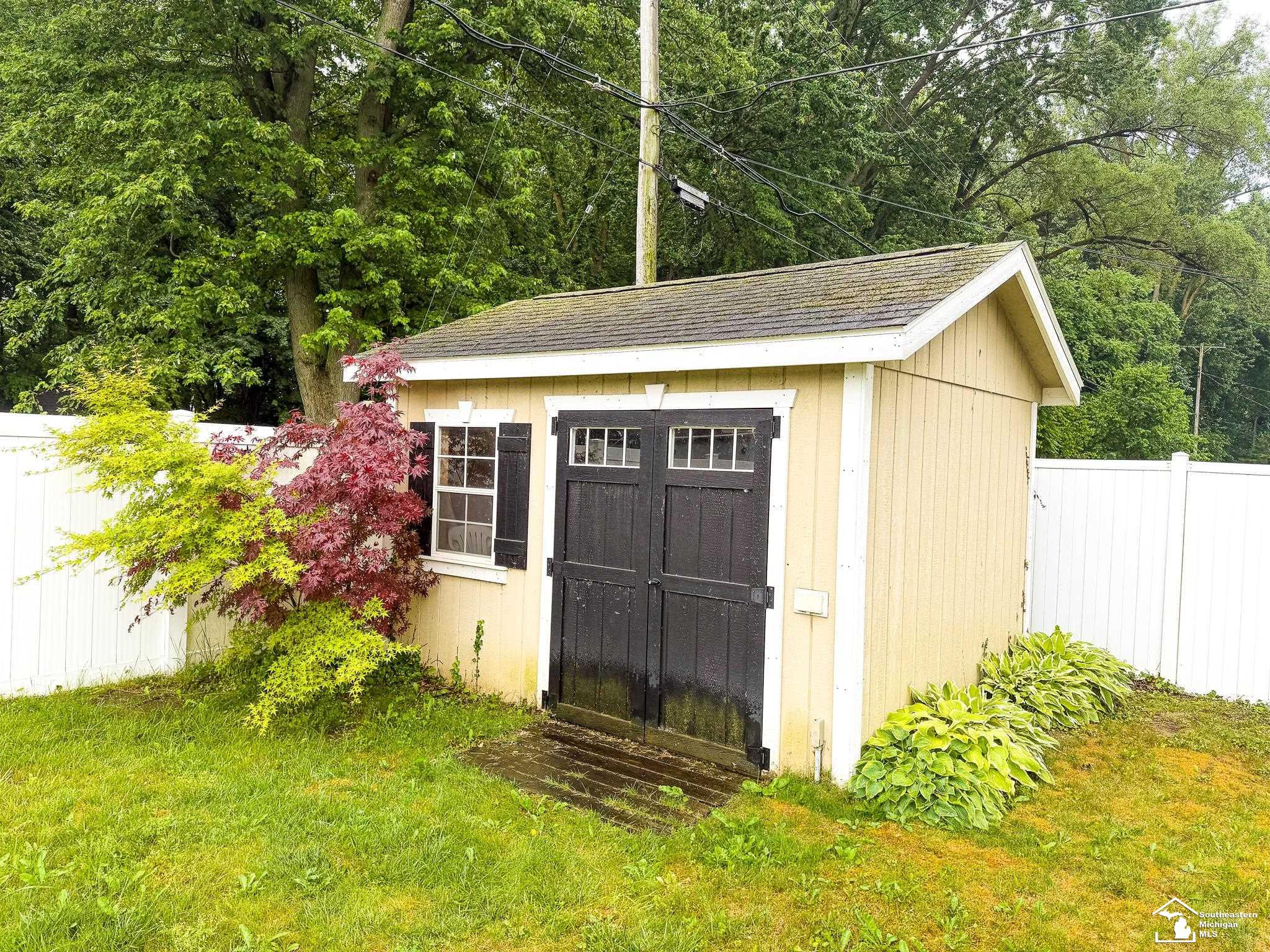 9836 Pamela Drive, Temperance, MI 48182 — Photo 43
