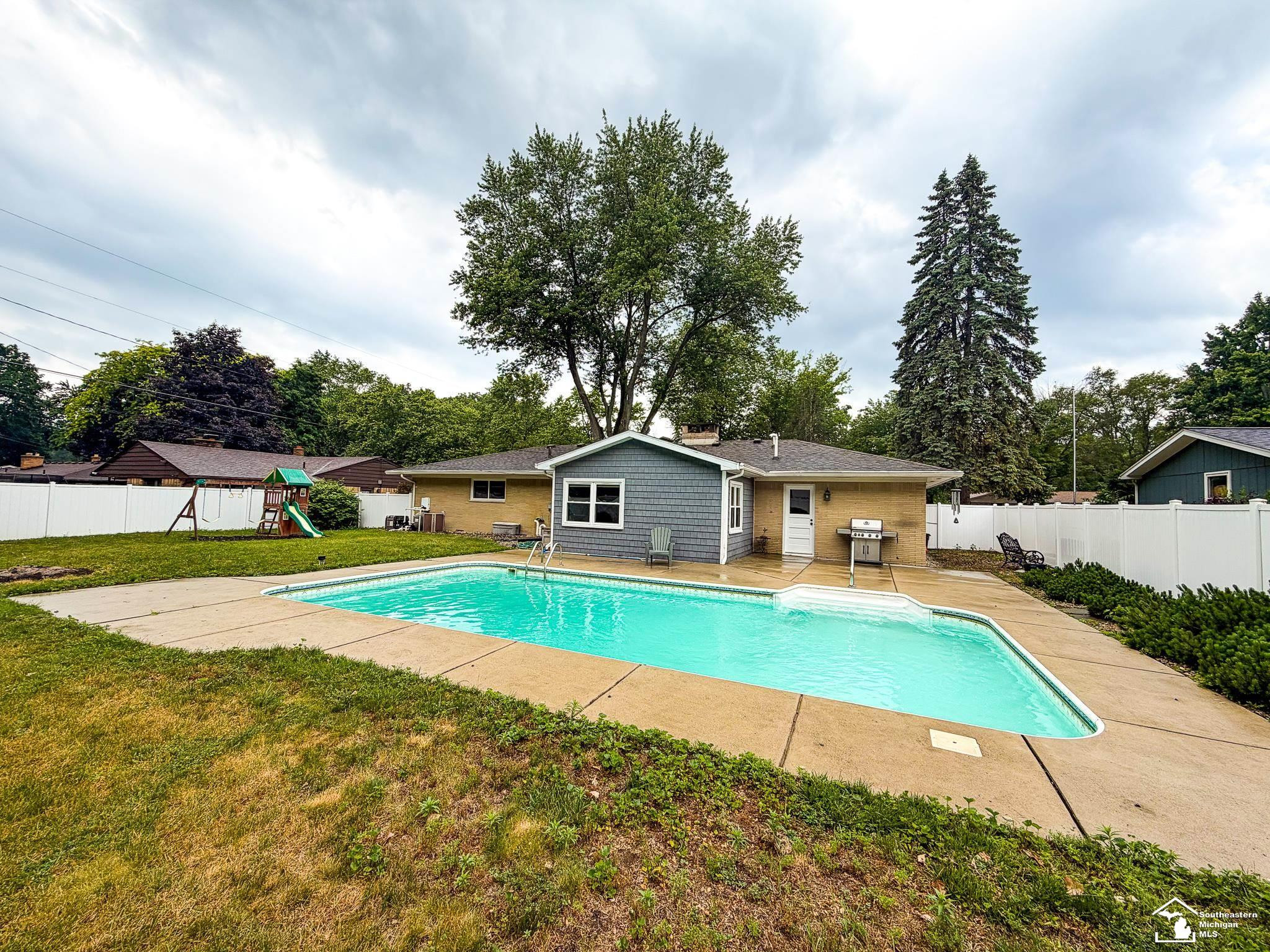 9836 Pamela Drive, Temperance, MI 48182 — Photo 45