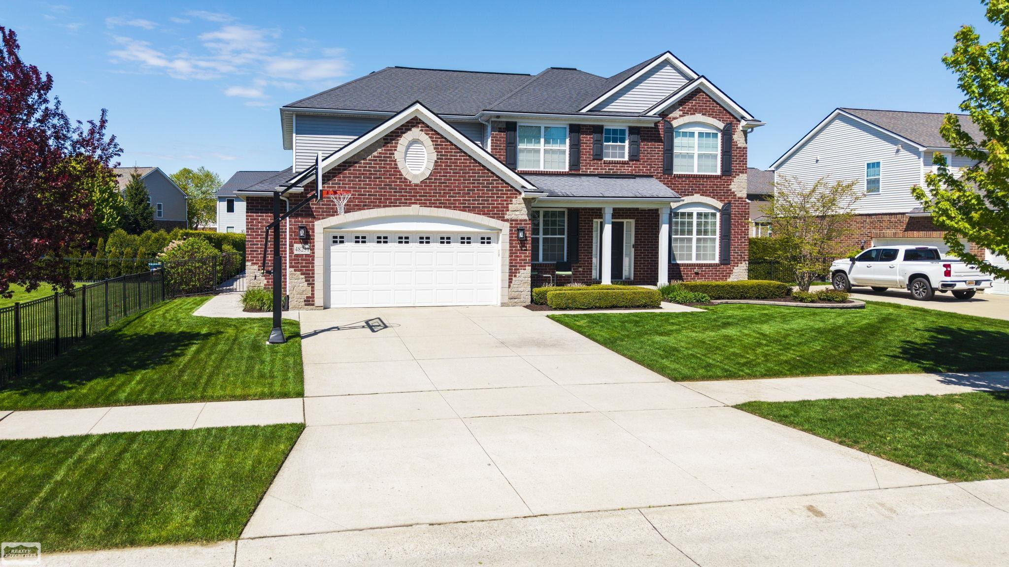48231 Long Leaf Drive, Macomb, MI 48044 — Photo 2