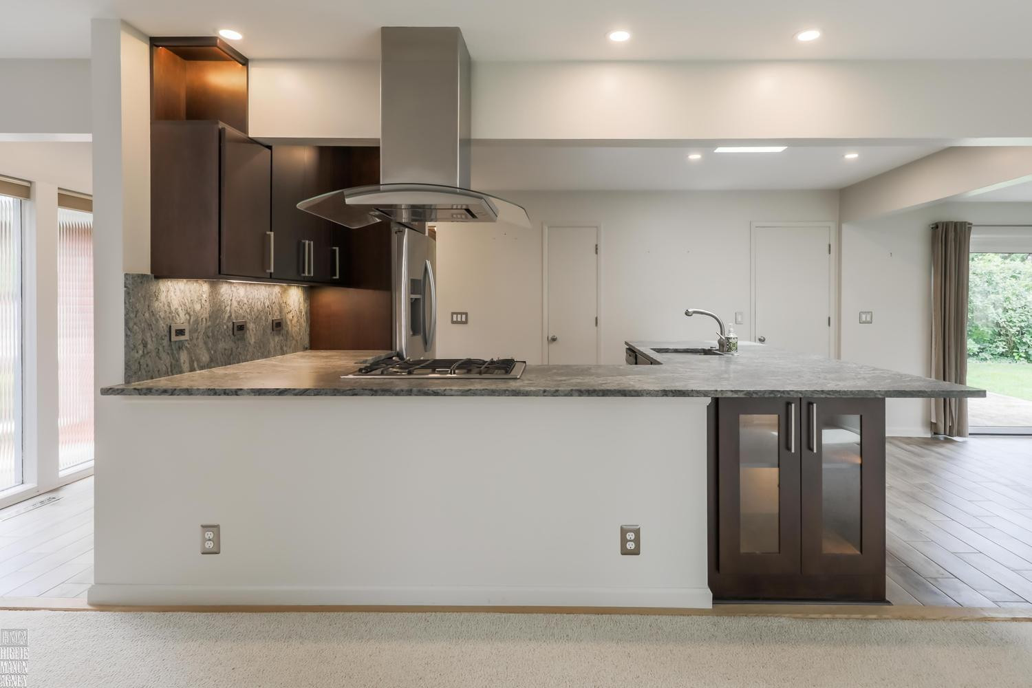 930 E Crescent Lane, Grosse Pointe Woods, MI 48236 — Photo 8