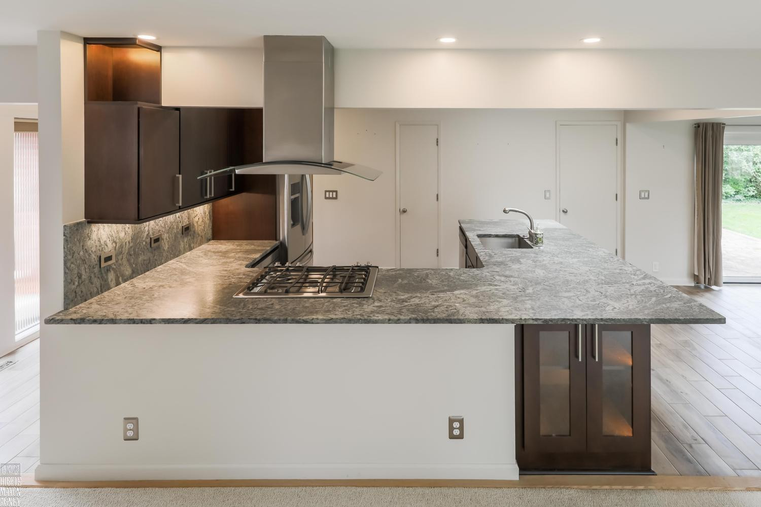 930 E Crescent Lane, Grosse Pointe Woods, MI 48236 — Photo 10