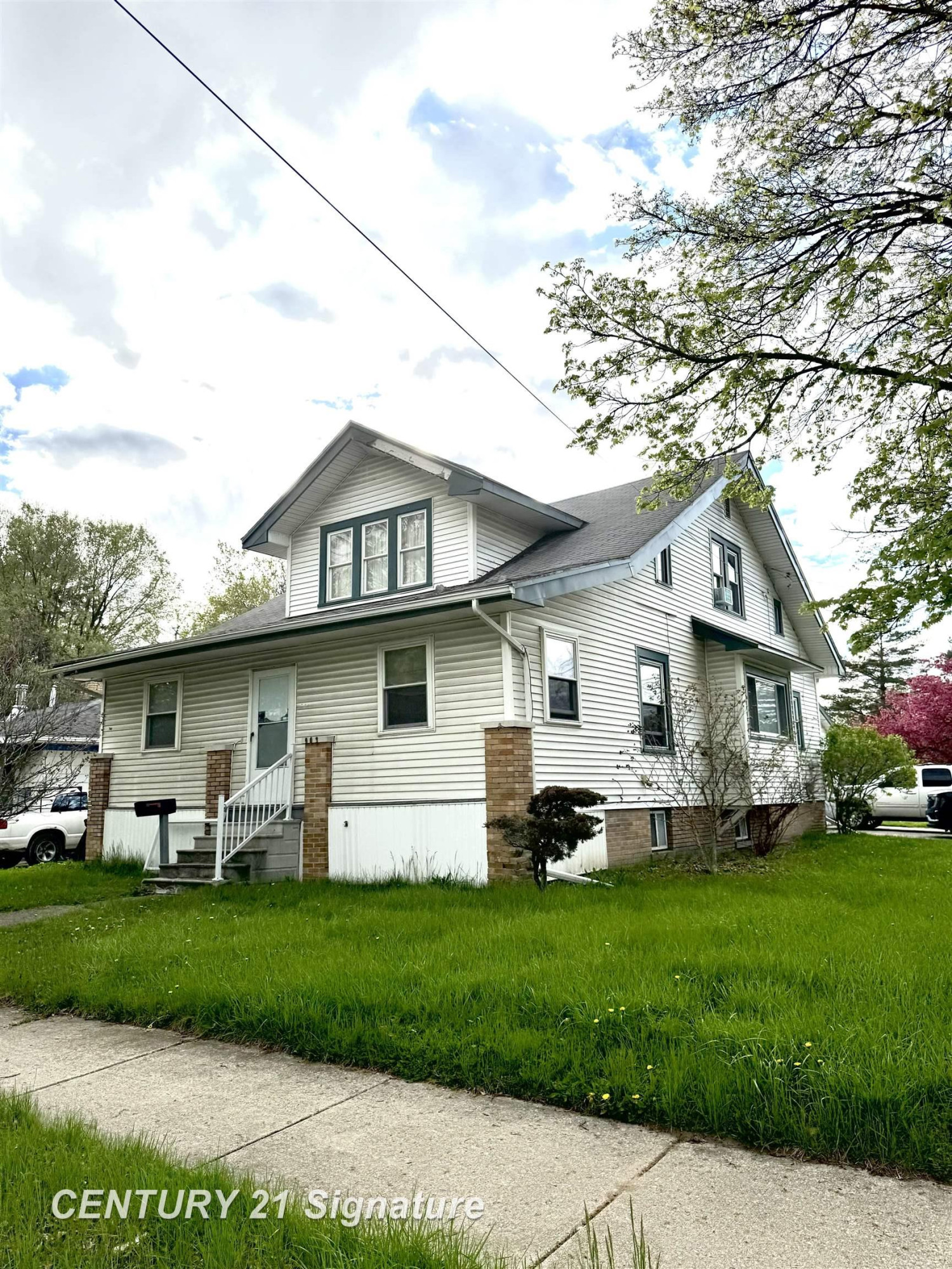 903 S Mason Street, Saginaw, MI 48602 — front exterior