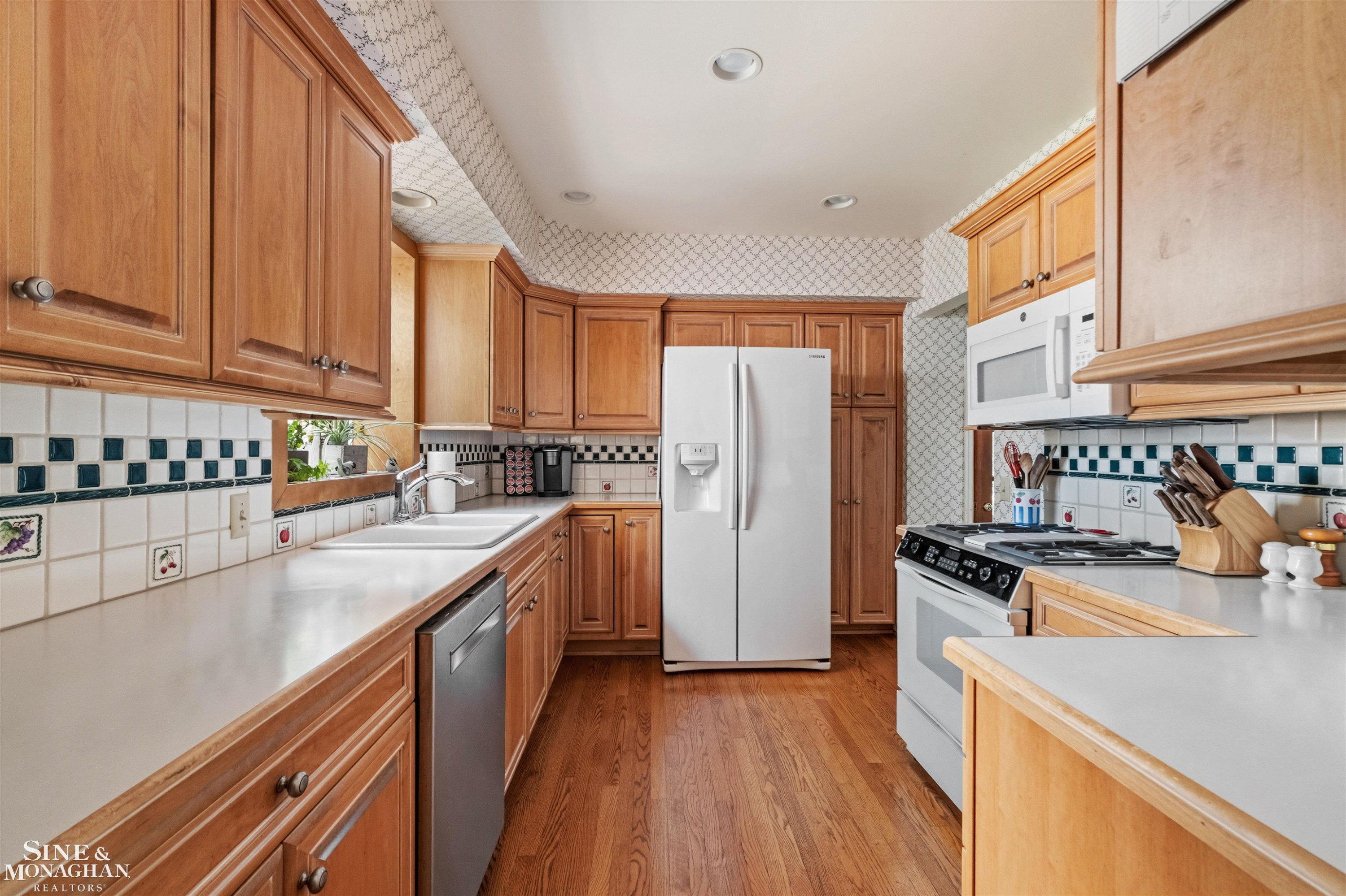 83 Hawthorne Road, Grosse Pointe Shores, MI 48236 — Photo 20