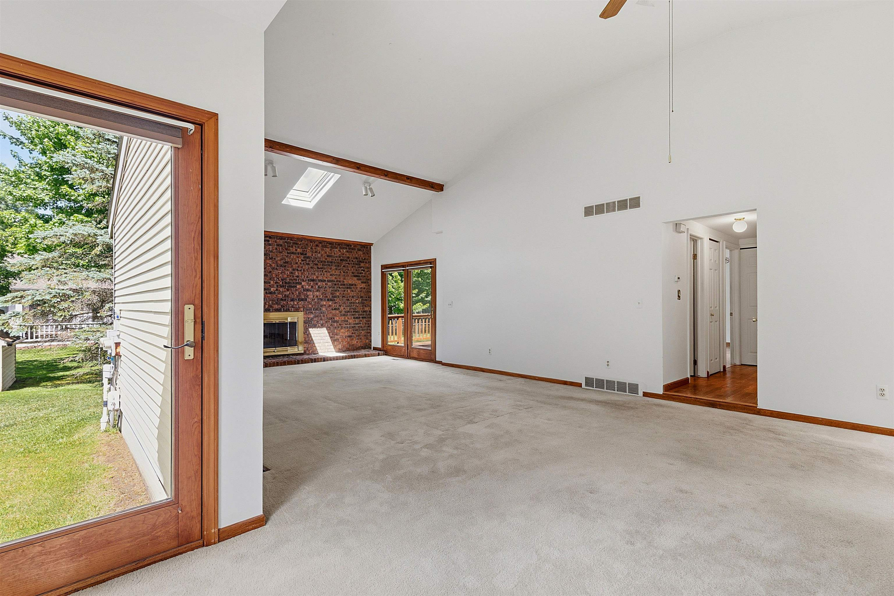 514 Rochelle Court, MI — Photo 5