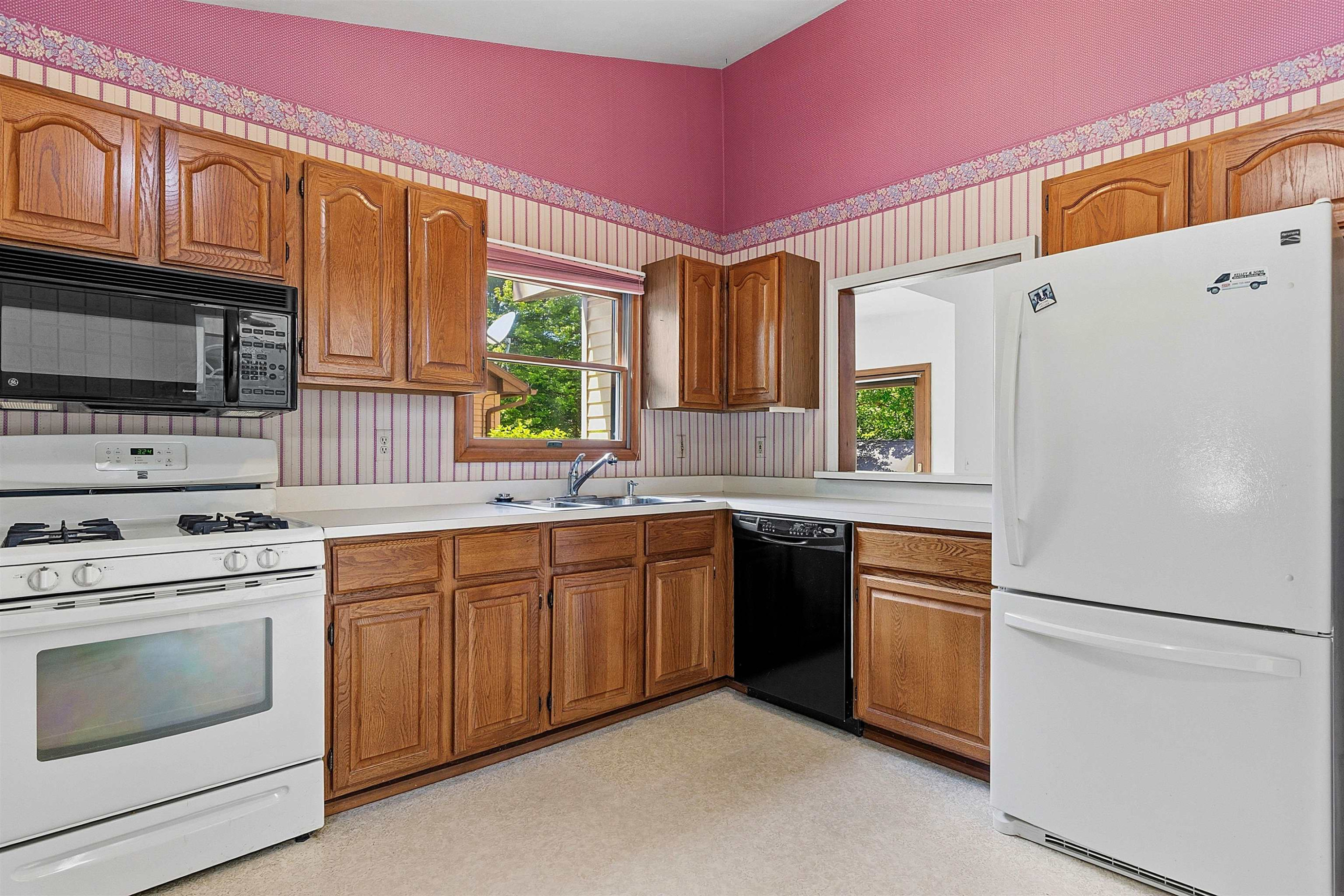 514 Rochelle Court, MI — Photo 6