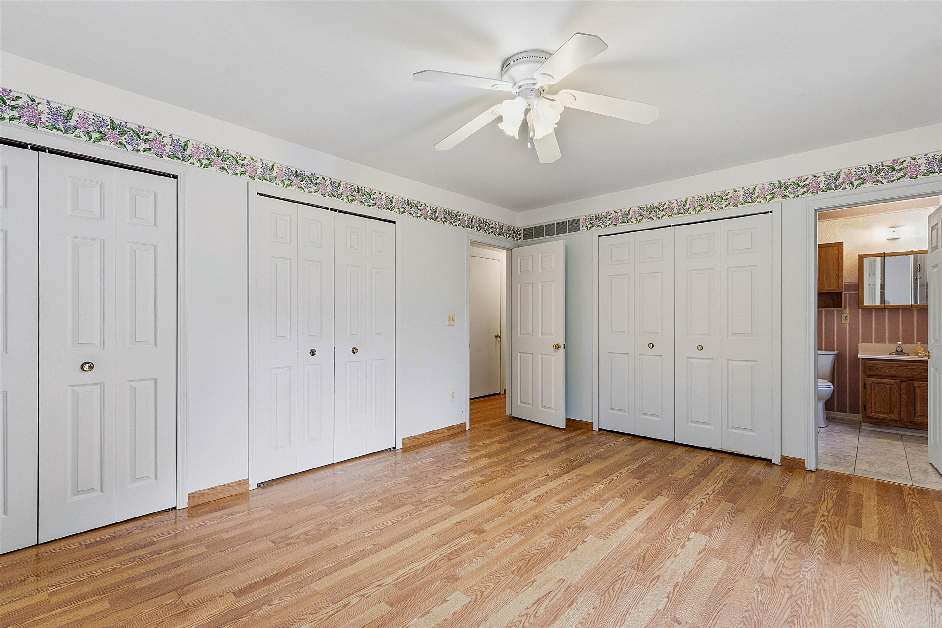 514 Rochelle Court, MI — Photo 9