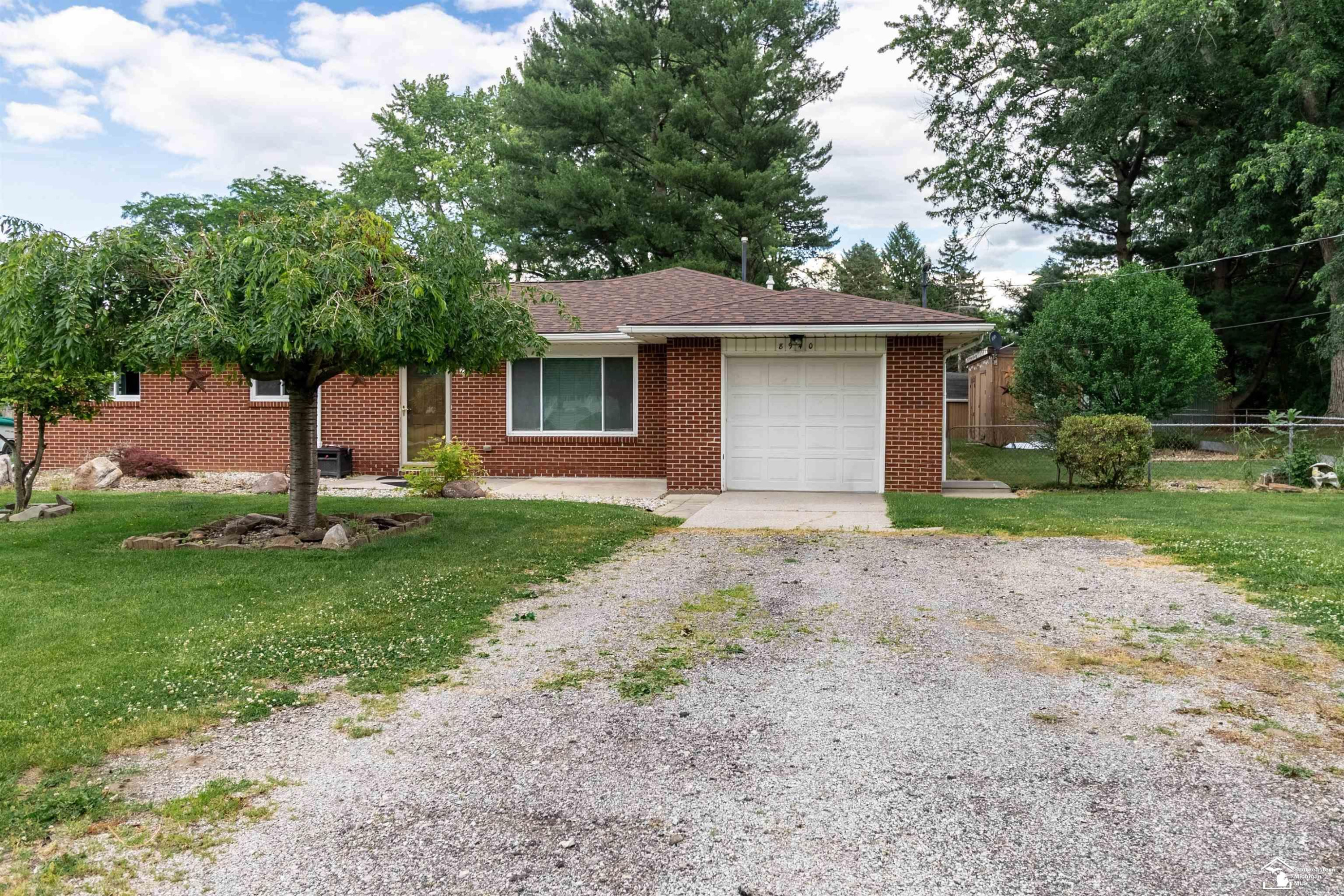 8940 Woodside Drive, Temperance, MI 48182 — Photo 2