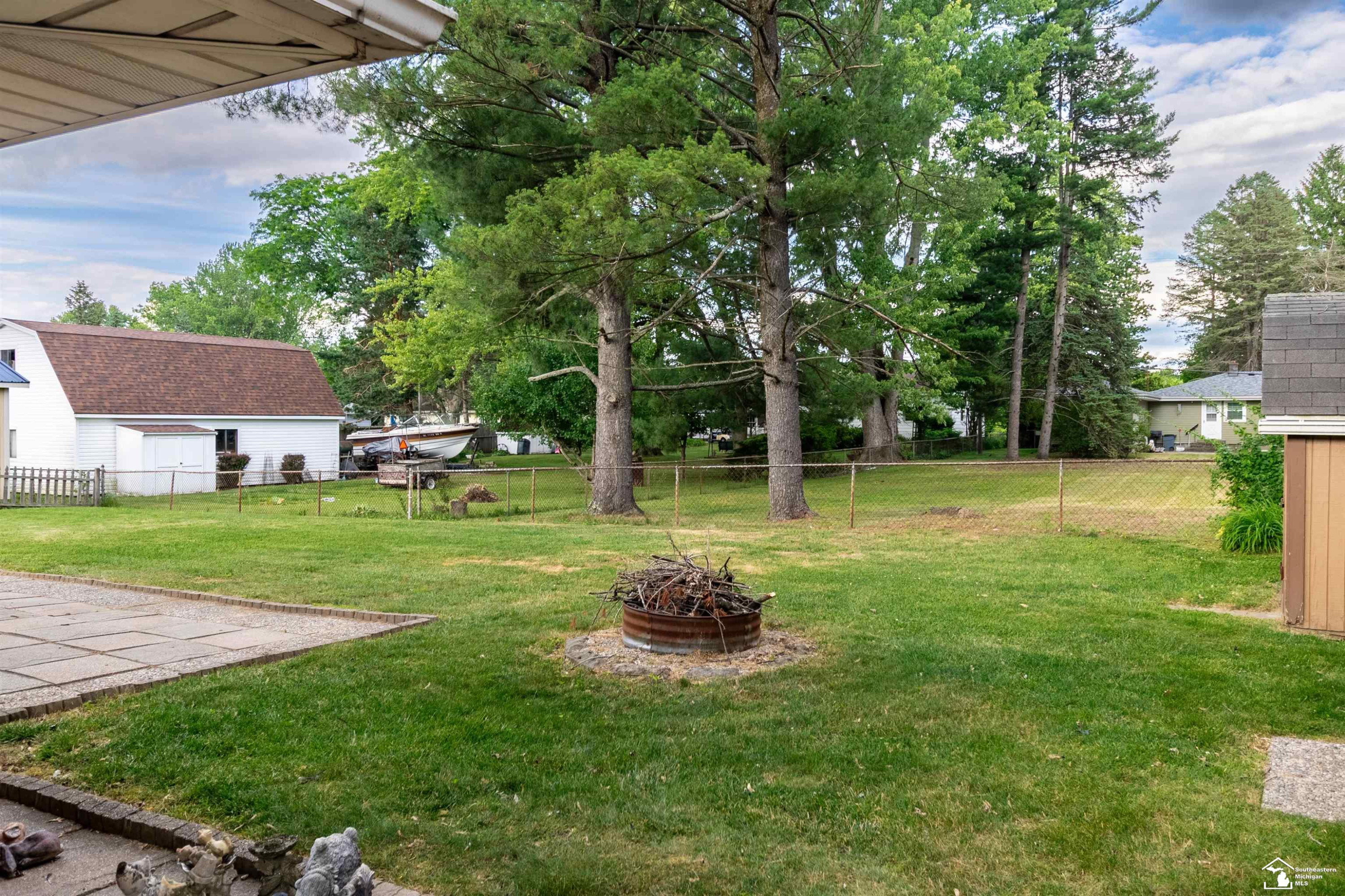 8940 Woodside Drive, Temperance, MI 48182 — Photo 8