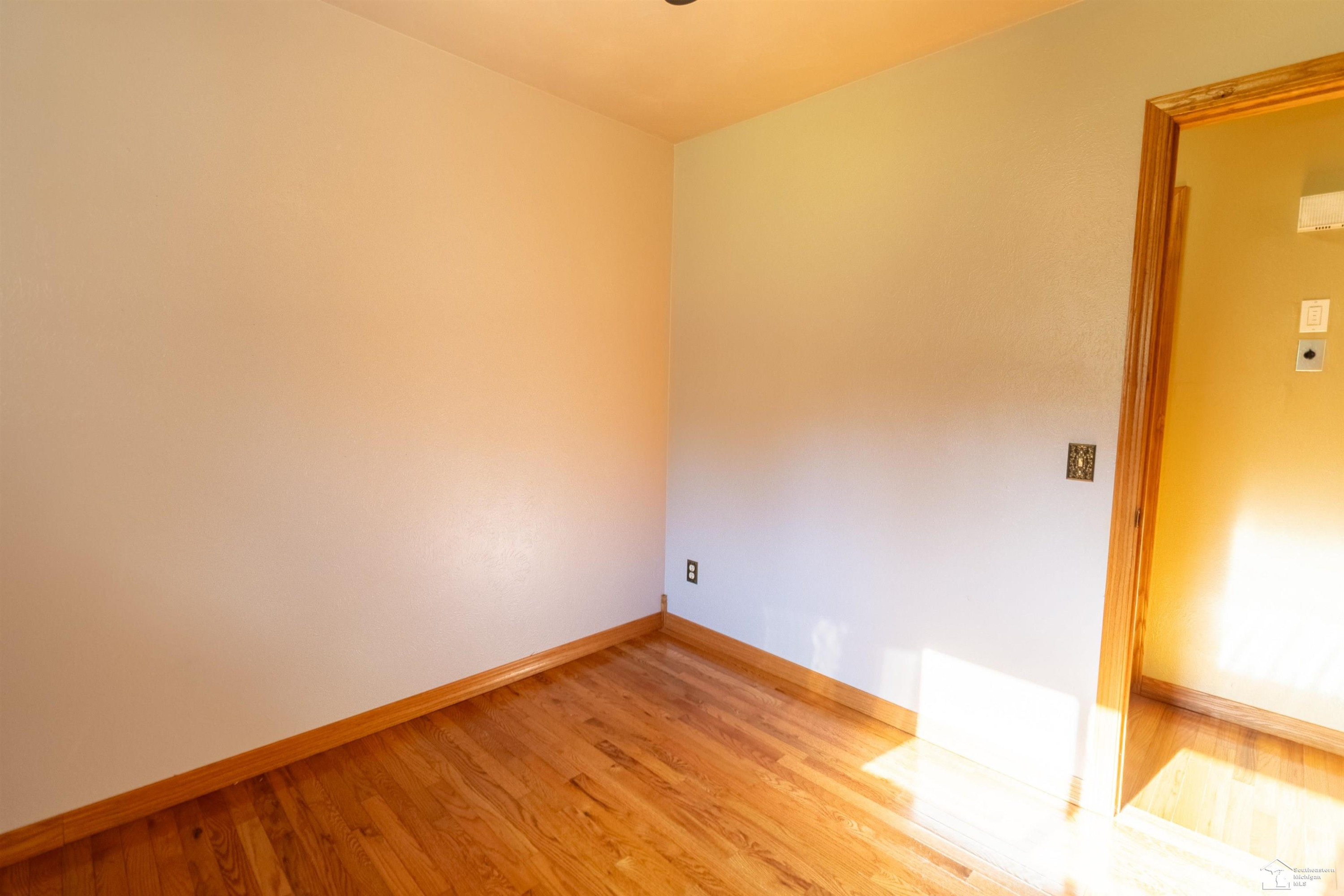 8940 Woodside Drive, Temperance, MI 48182 — Photo 13