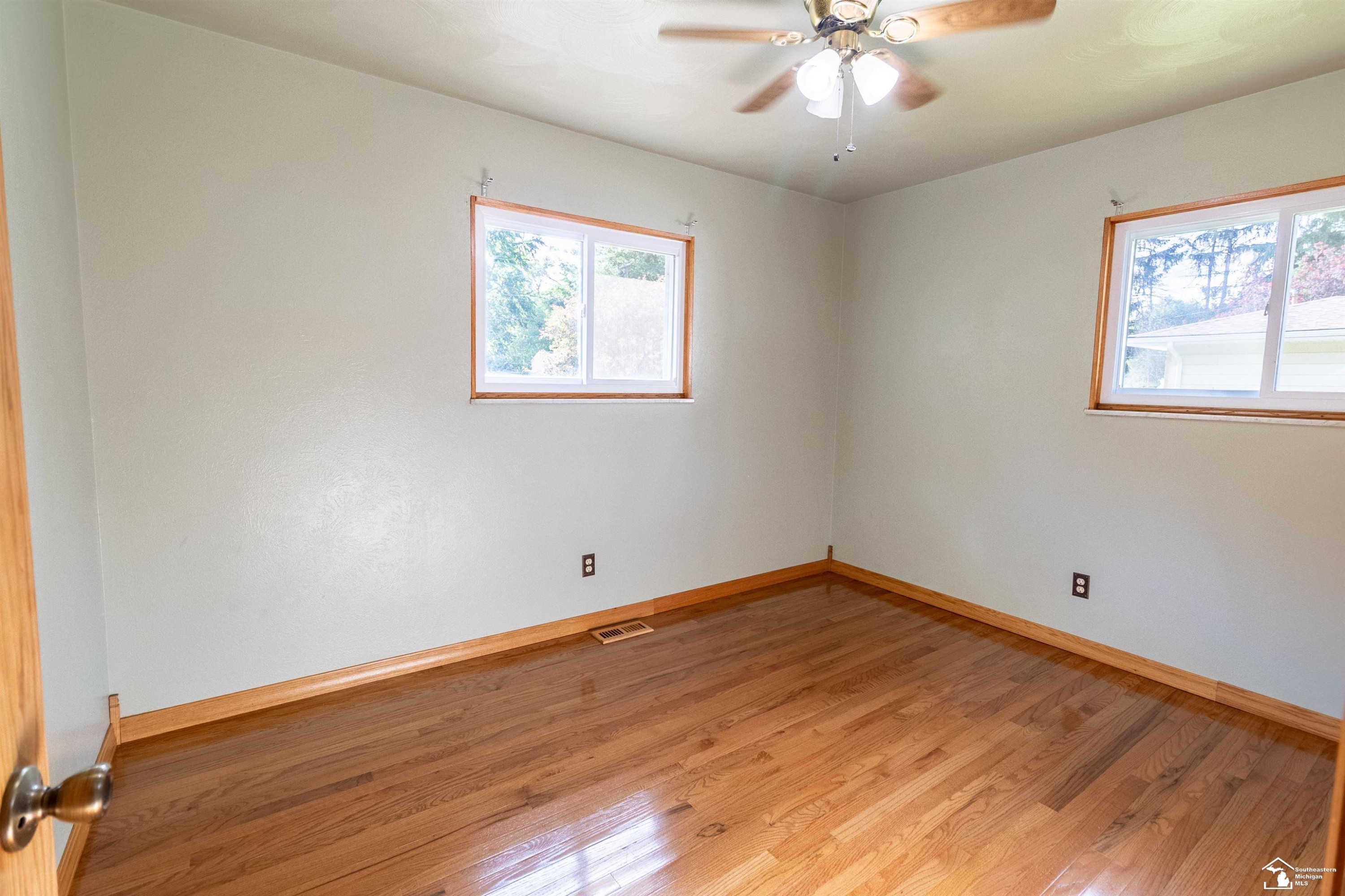 8940 Woodside Drive, Temperance, MI 48182 — Photo 14