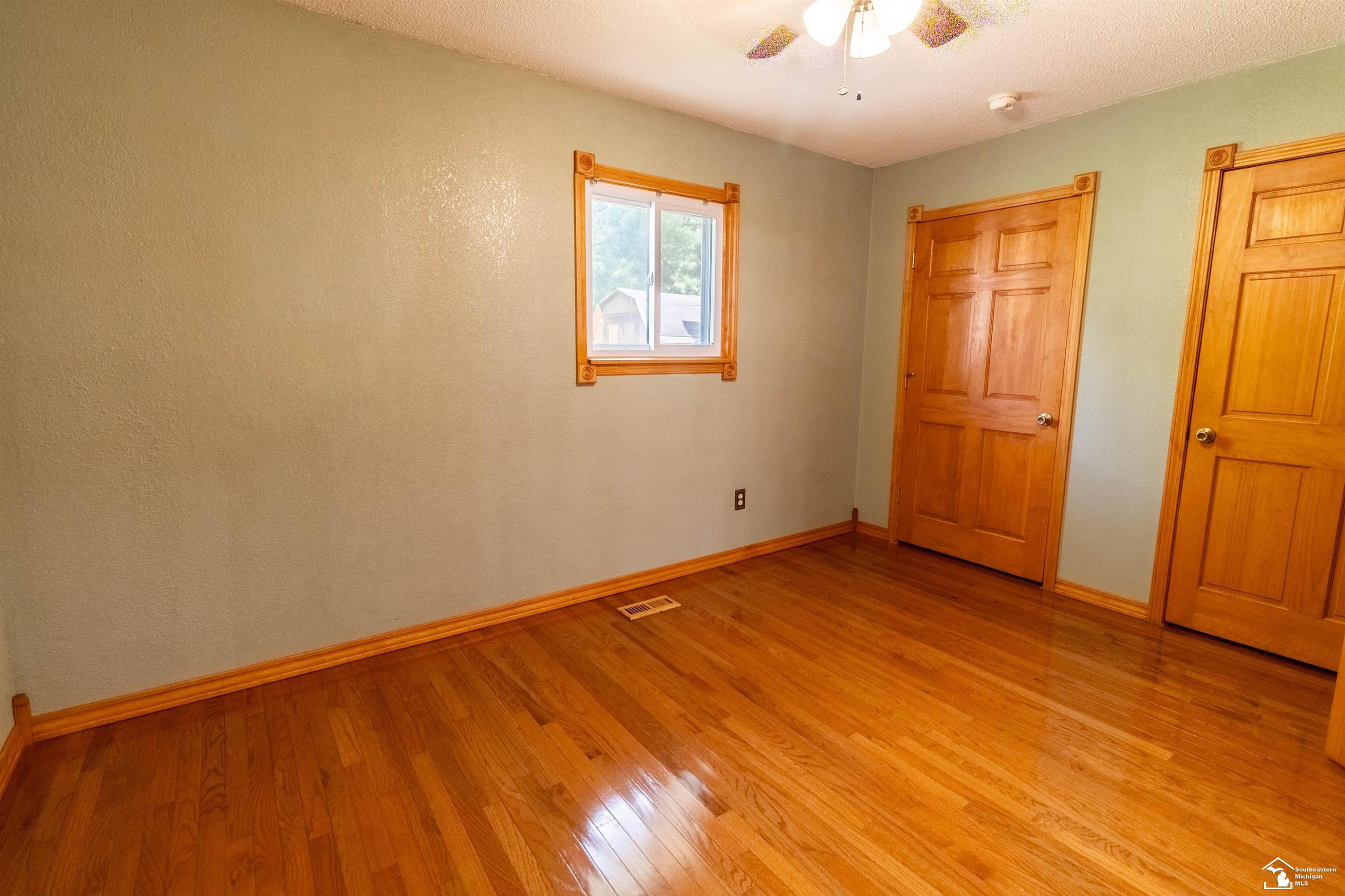 8940 Woodside Drive, Temperance, MI 48182 — Photo 16