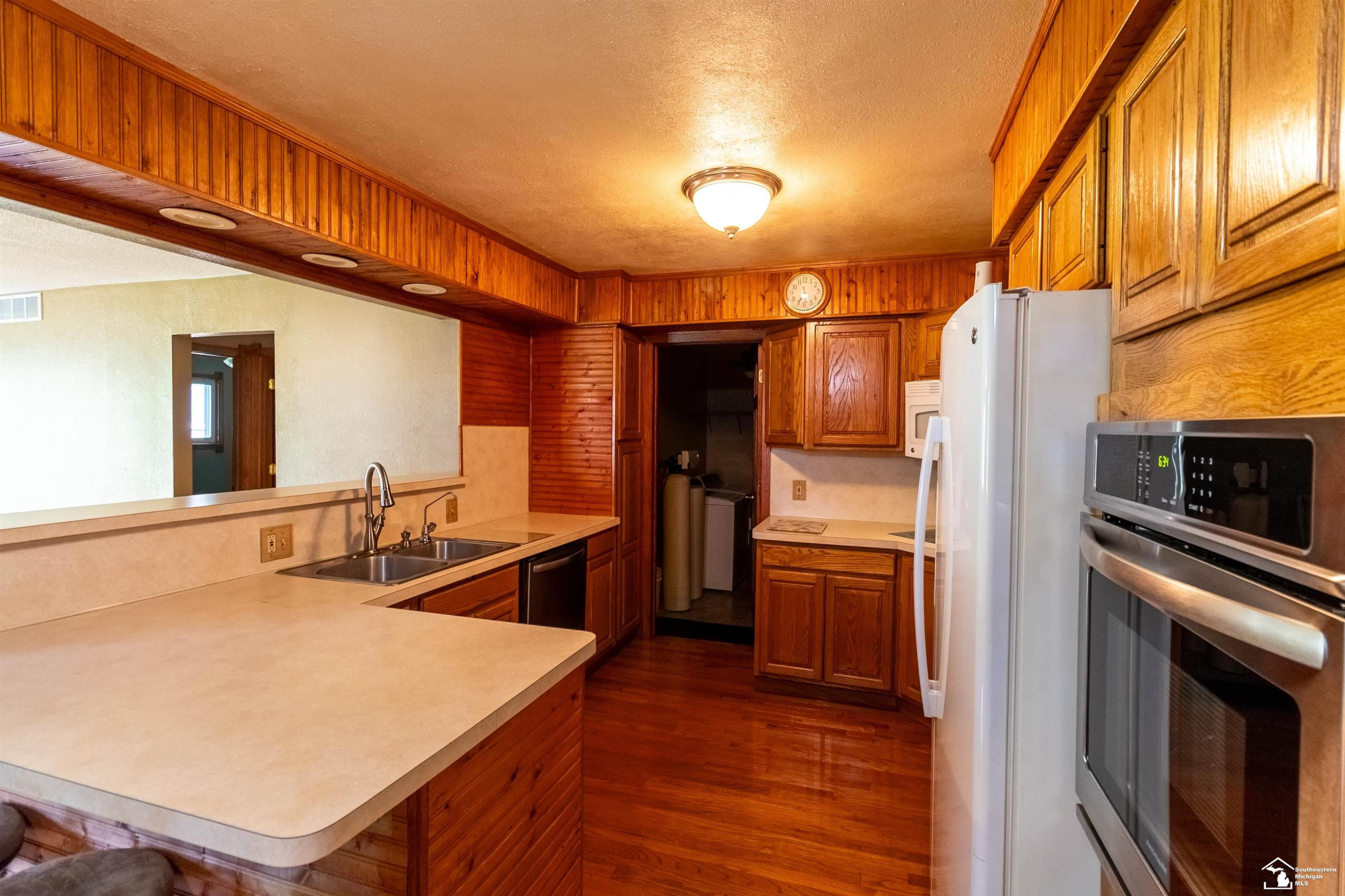 8940 Woodside Drive, Temperance, MI 48182 — Photo 21