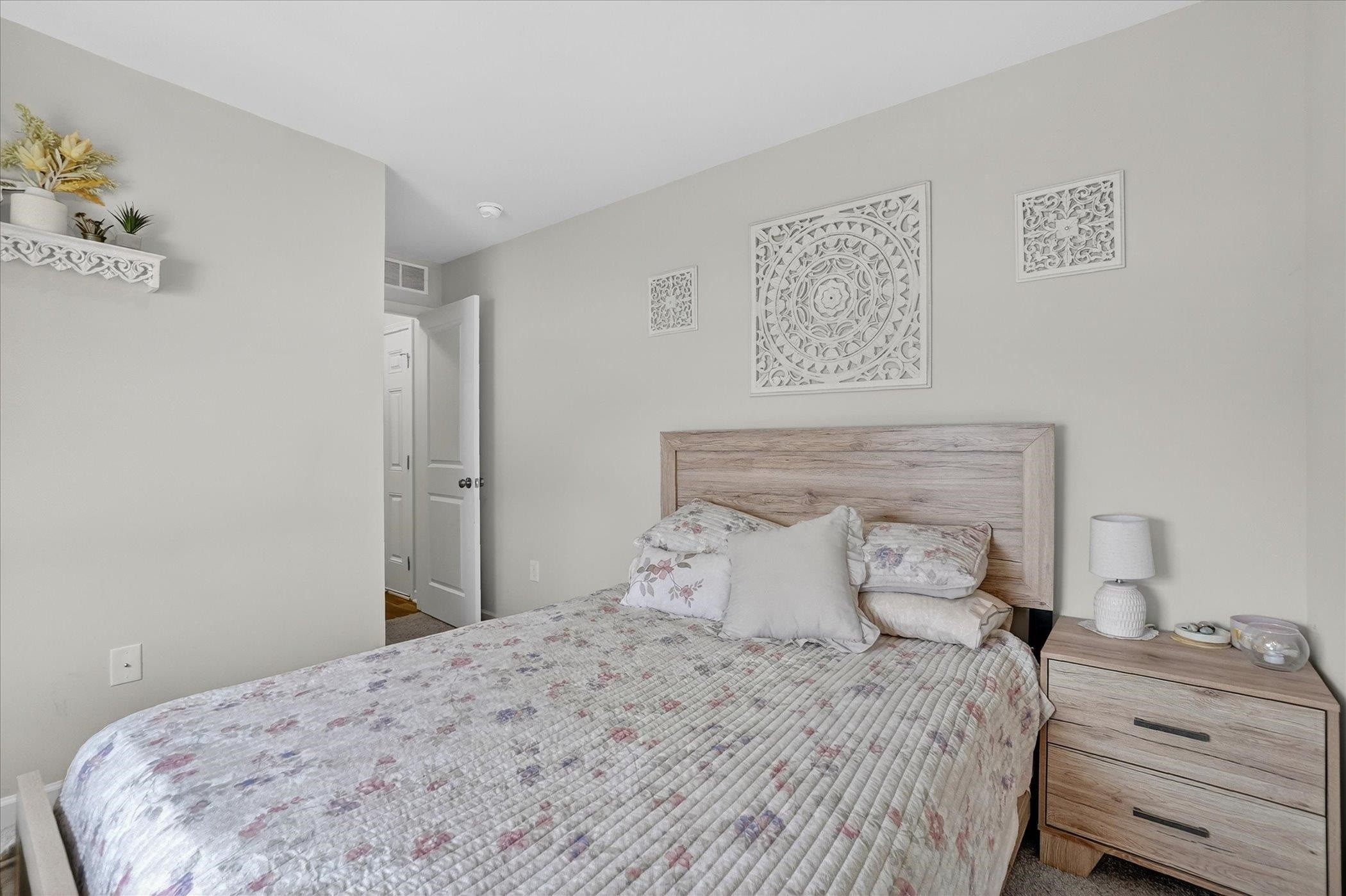 1090 Jackson Drive, Owosso, MI 48867 — Photo 9