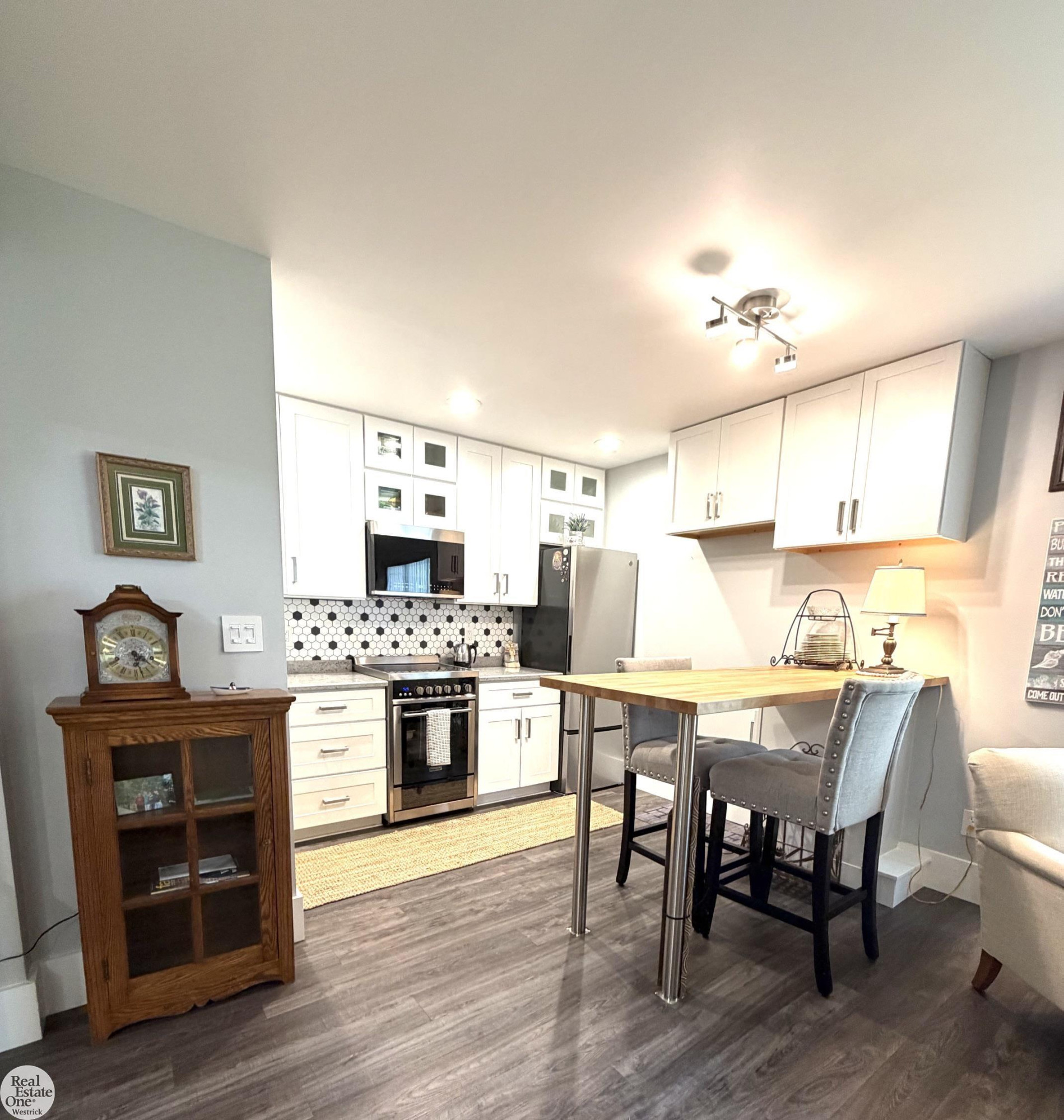 4500 Lakeshore Road, 13, MI 48059 — Photo 5
