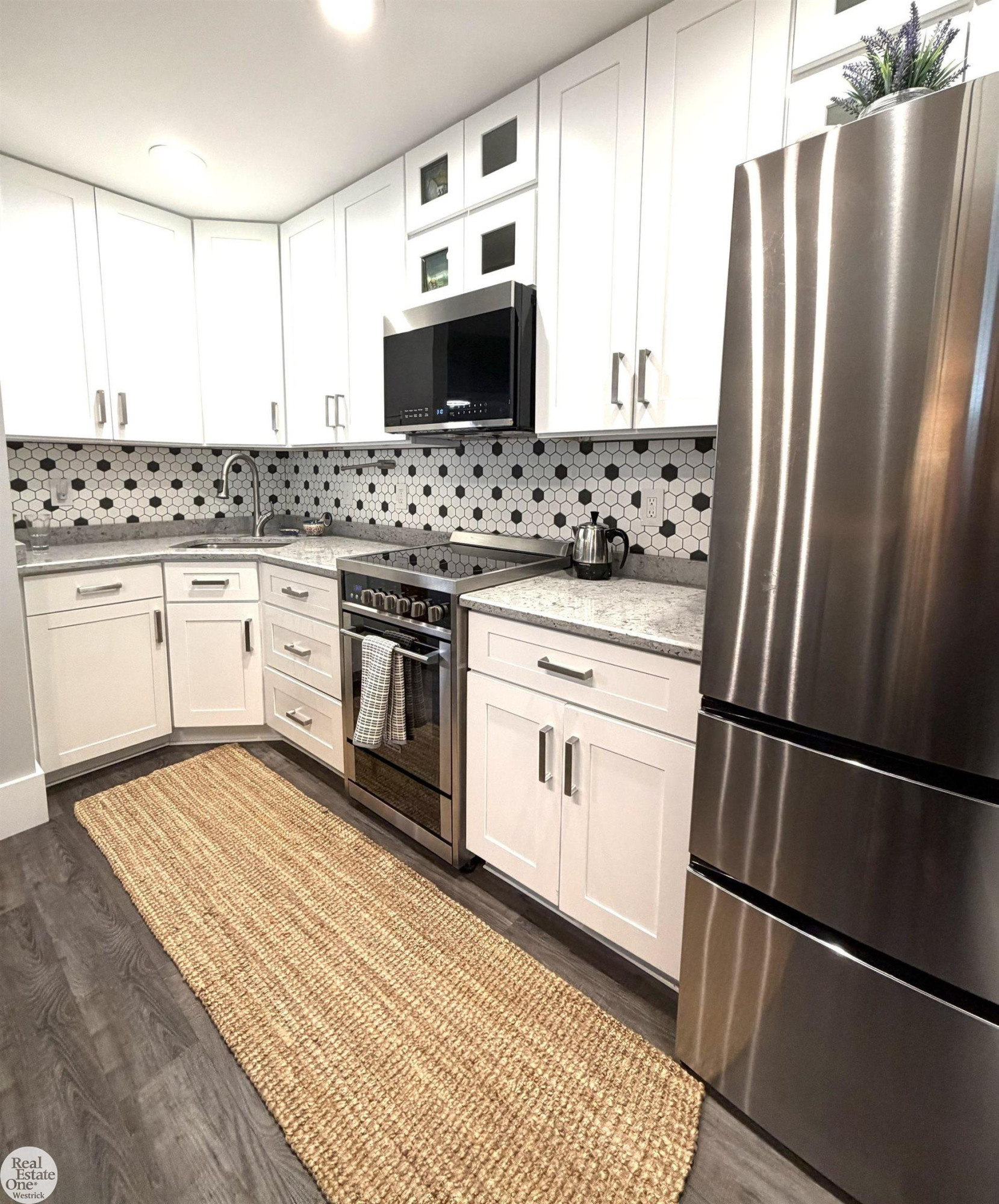 4500 Lakeshore Road, 13, MI 48059 — Photo 8