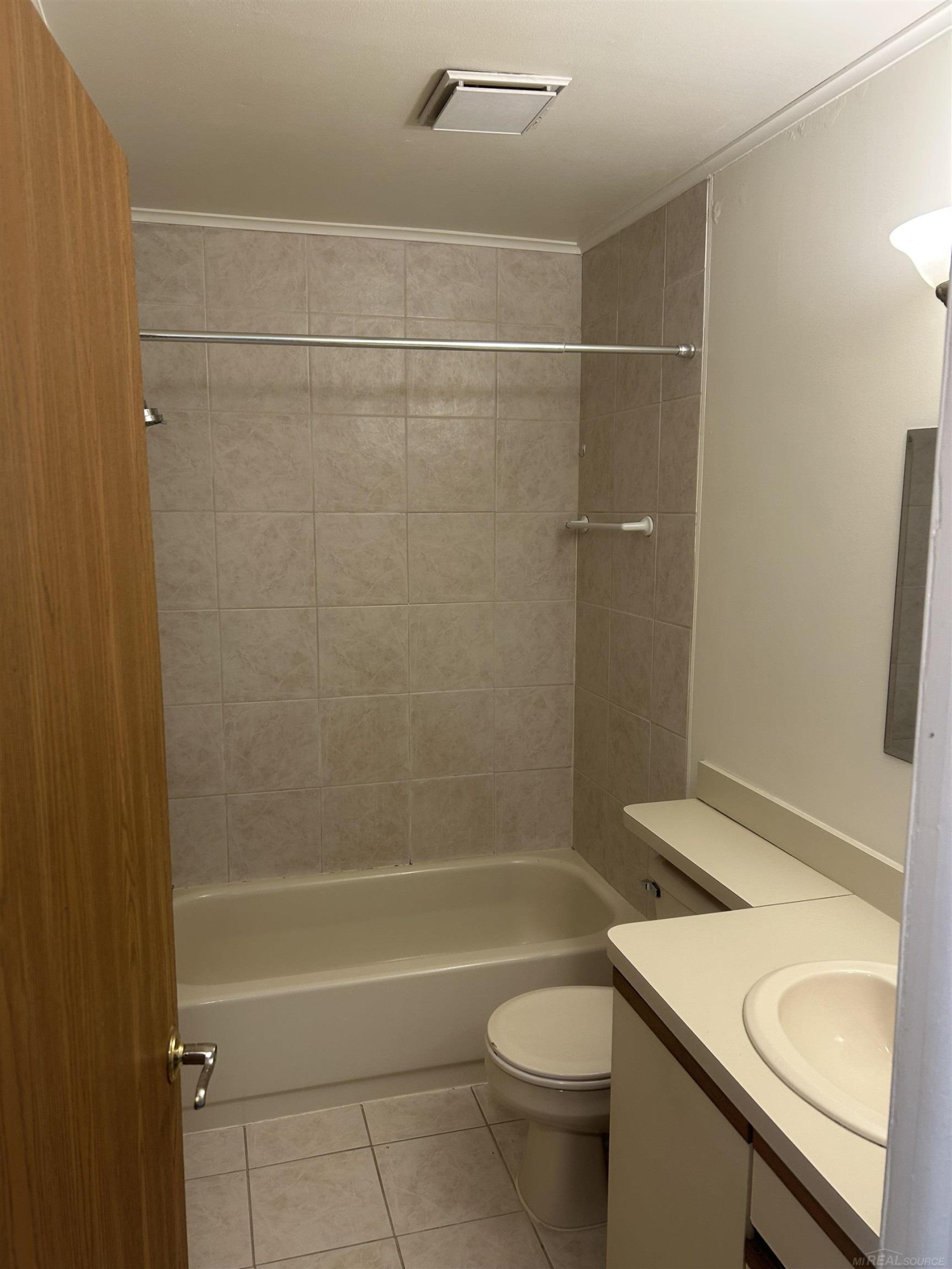 26070 N Lake Drive, MI 48036 — Photo 6