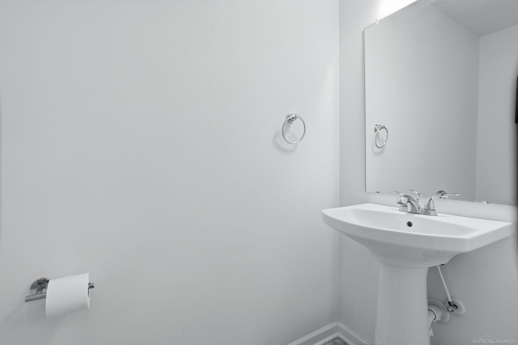 48643 Pioneer Avenue, MI 48042 — Photo 11