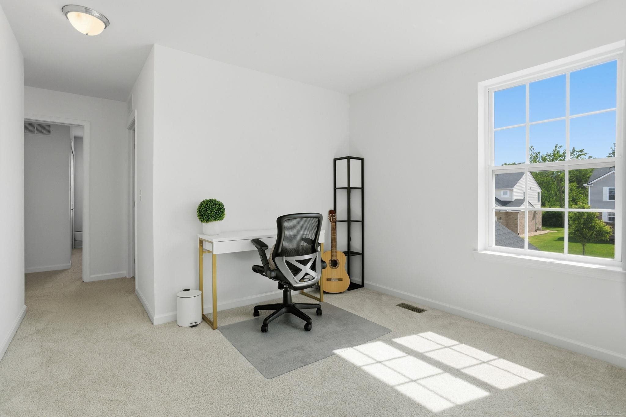 48643 Pioneer Avenue, MI 48042 — Photo 12