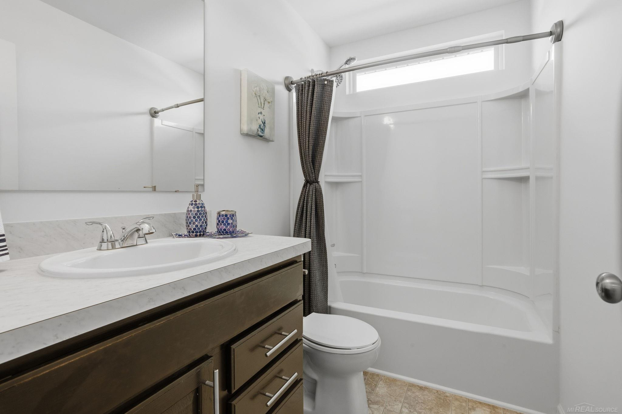 48643 Pioneer Avenue, MI 48042 — Photo 18