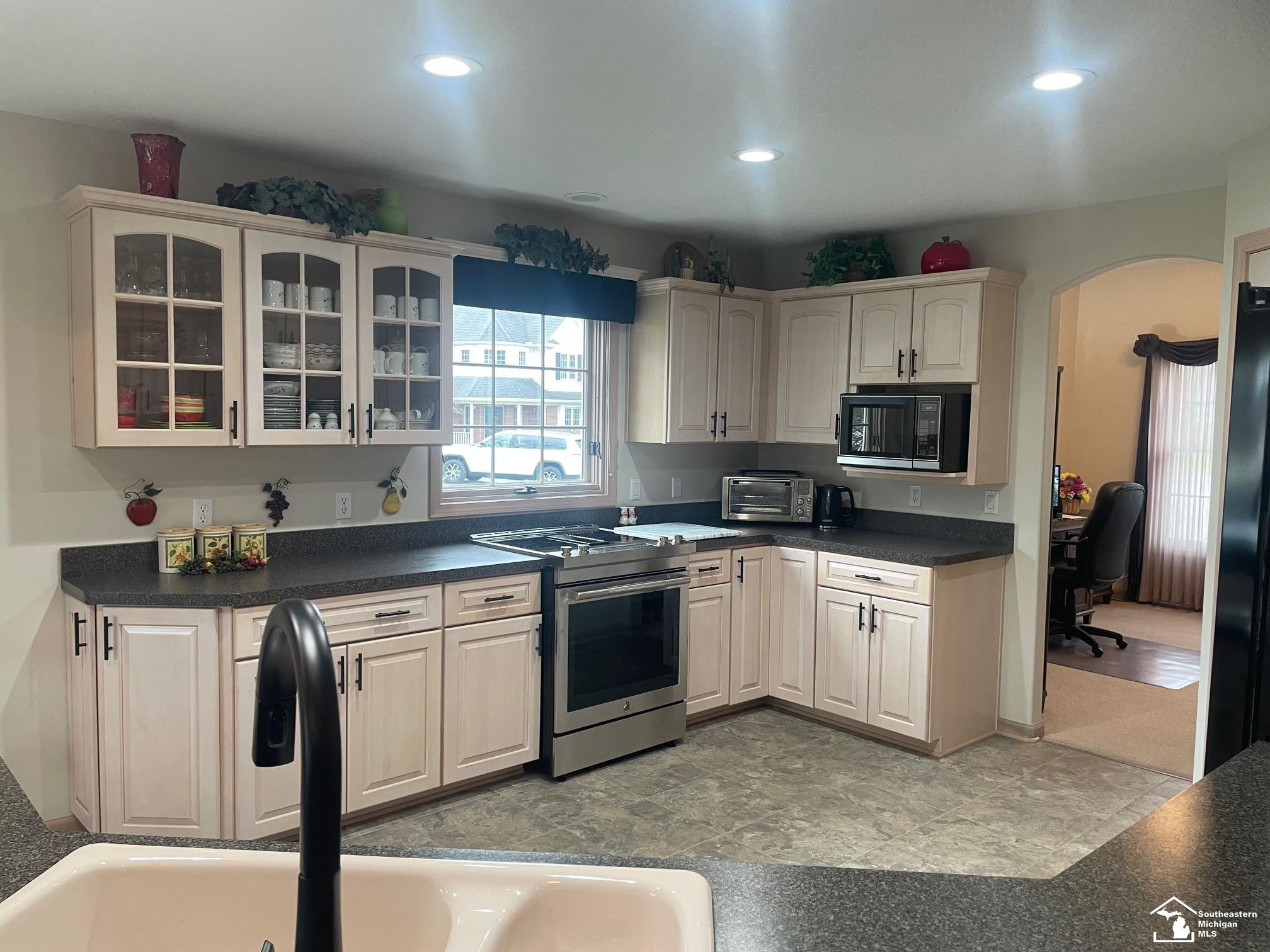 7316 Hidden Valley Drive, Lambertville, MI 48144 — Photo 25