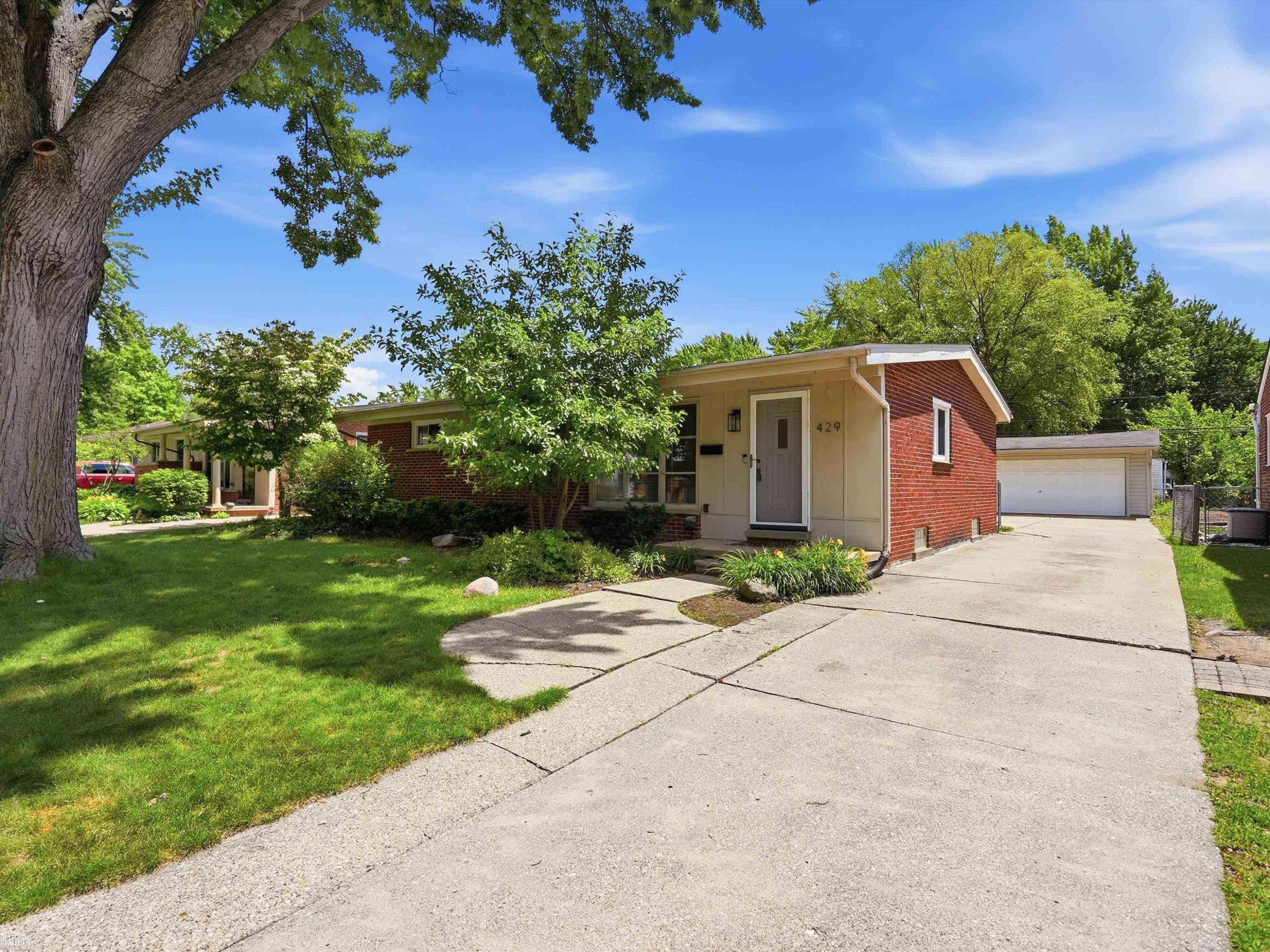 429 W Bloomfield Avenue, Royal Oak, MI 48073 — front exterior