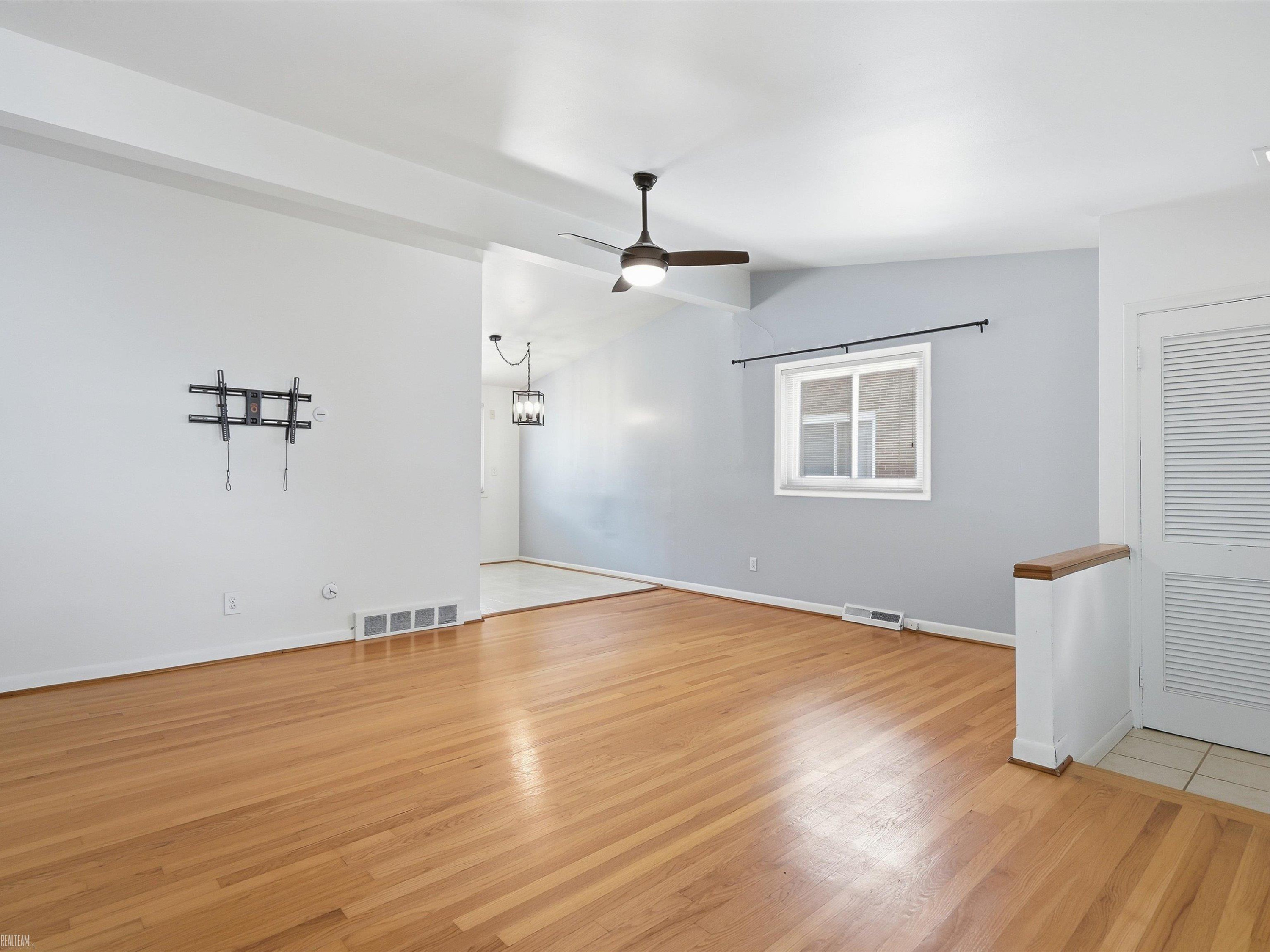 429 W Bloomfield Avenue, Royal Oak, MI 48073 — Photo 2