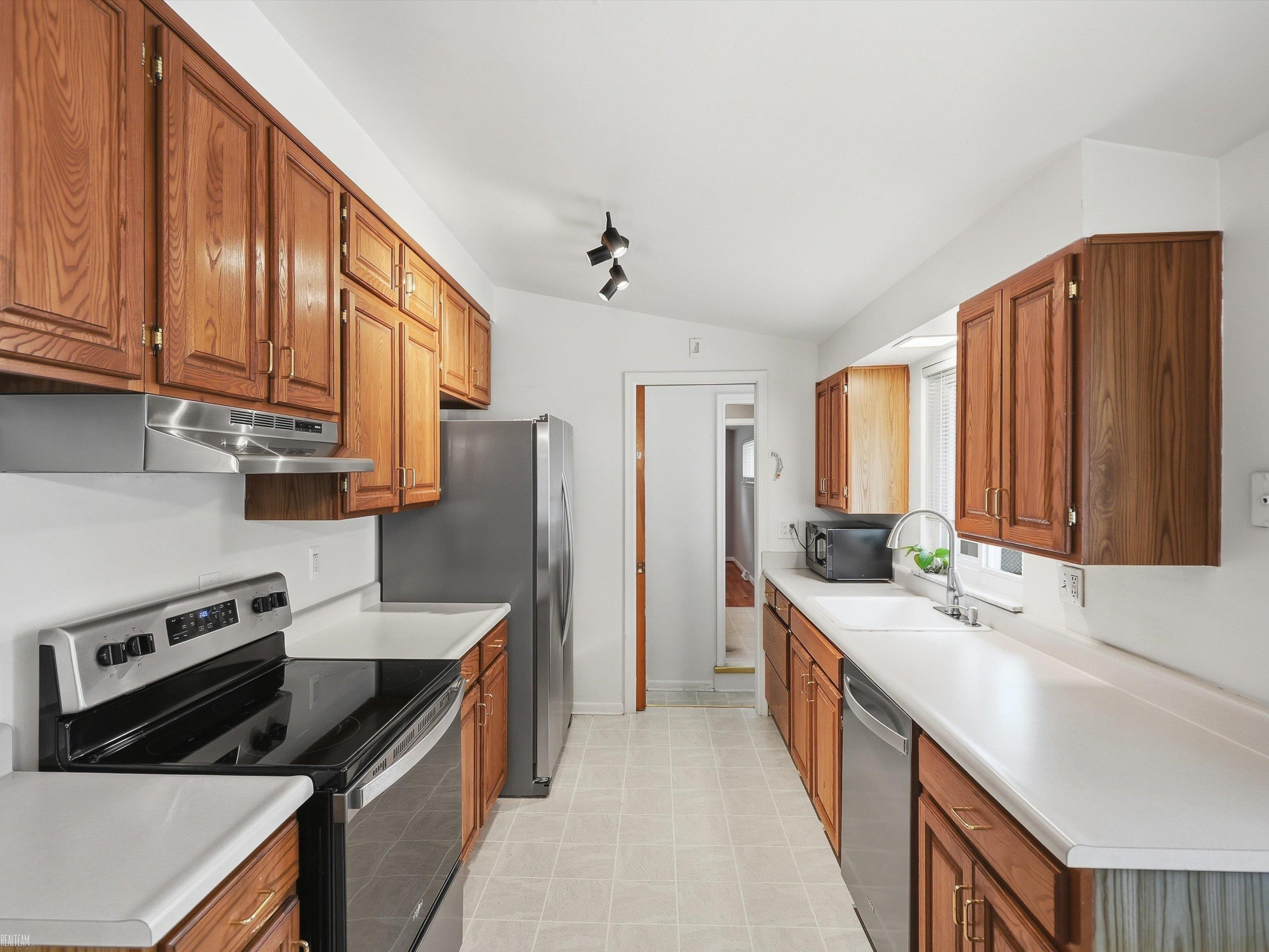 429 W Bloomfield Avenue, Royal Oak, MI 48073 — Photo 9