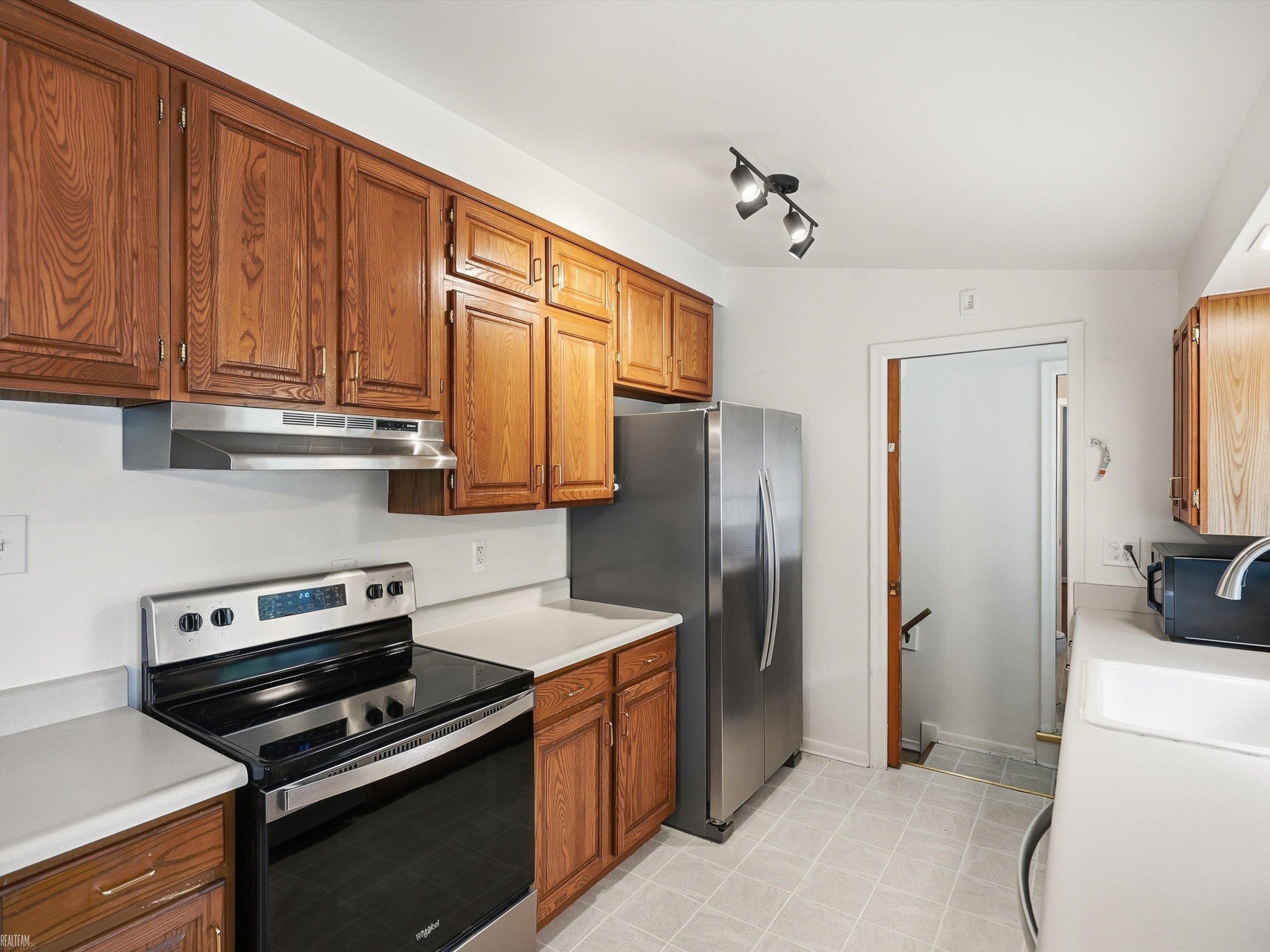 429 W Bloomfield Avenue, Royal Oak, MI 48073 — Photo 10