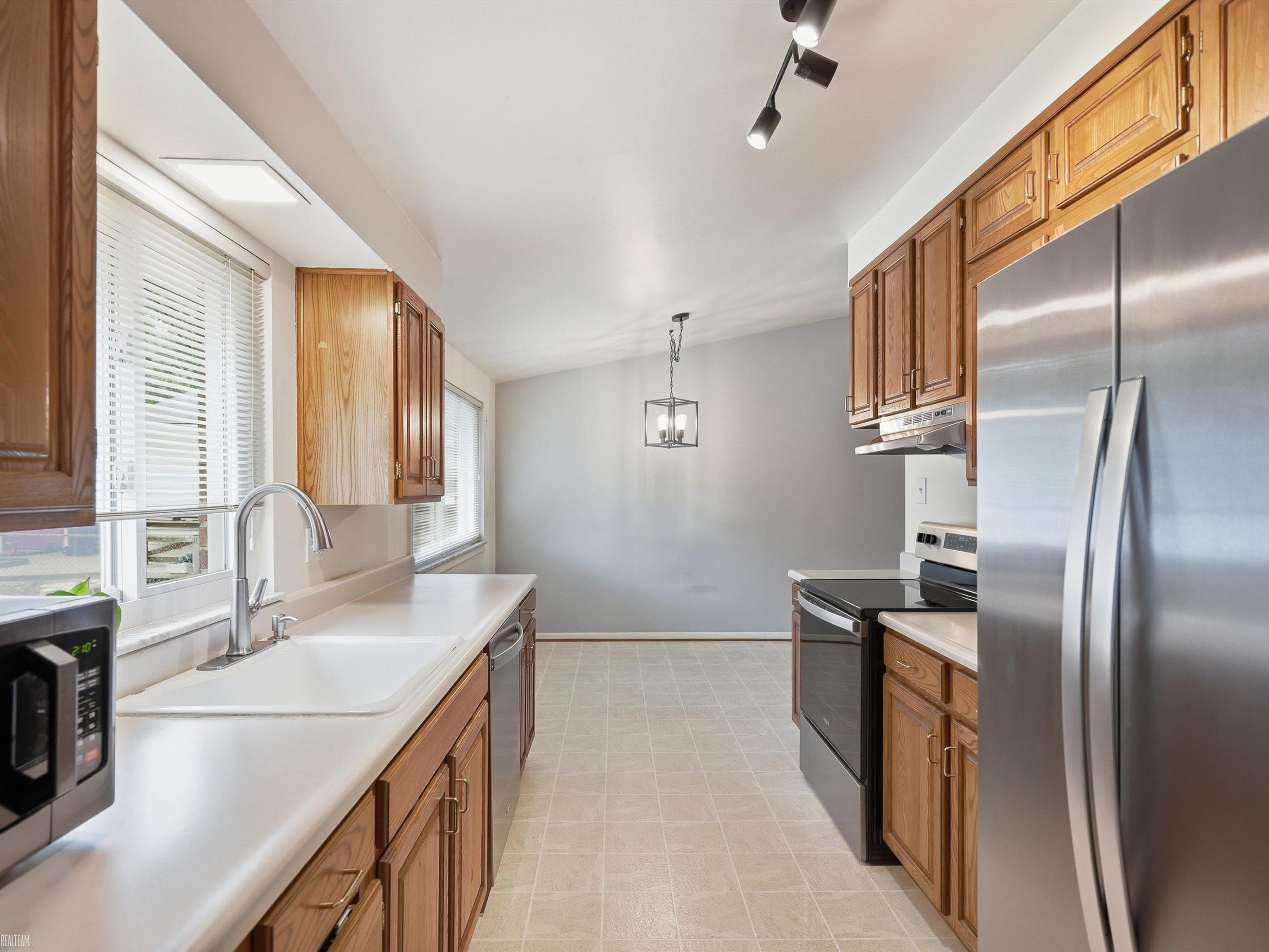 429 W Bloomfield Avenue, Royal Oak, MI 48073 — Photo 12