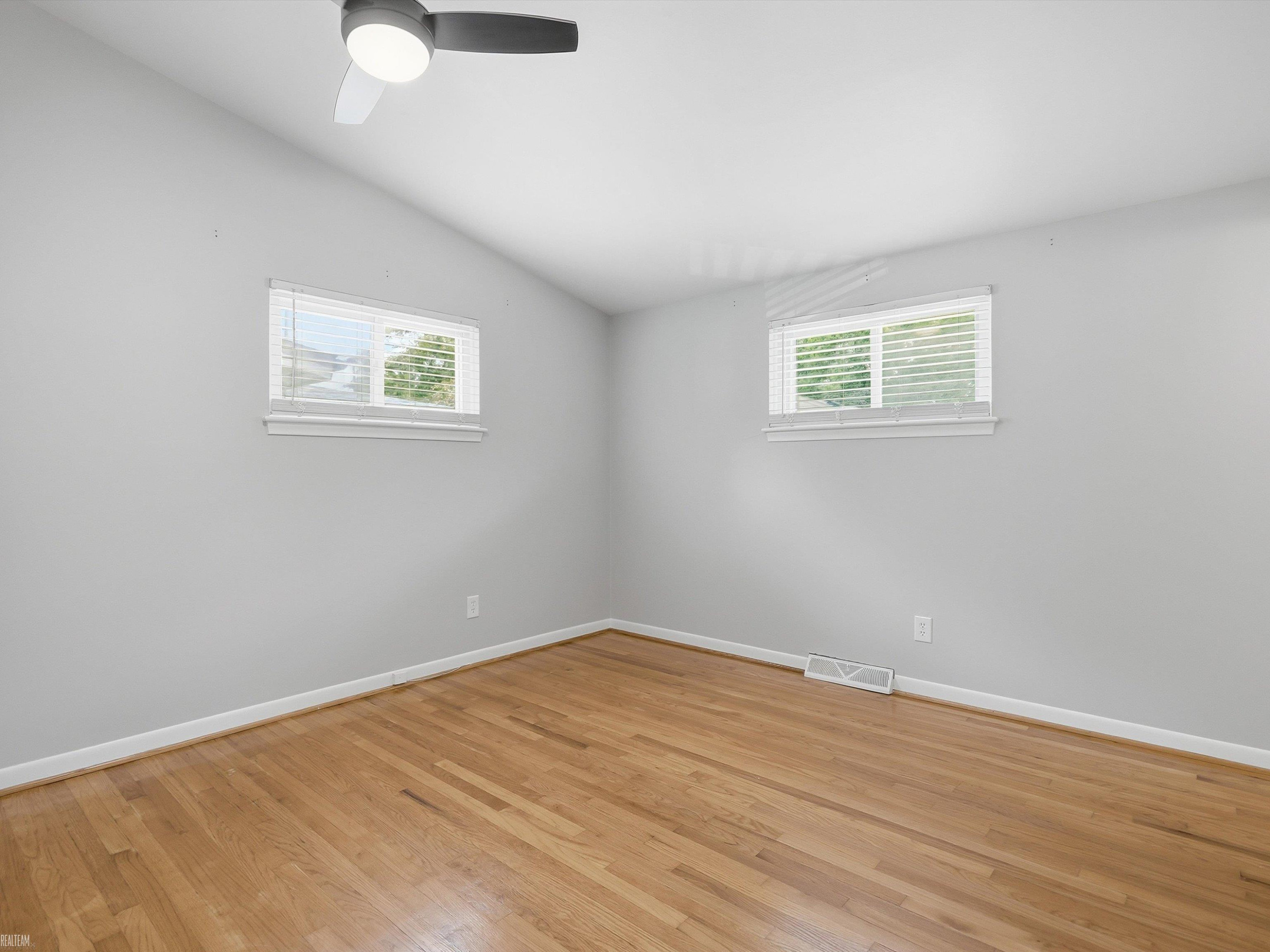 429 W Bloomfield Avenue, Royal Oak, MI 48073 — Photo 18