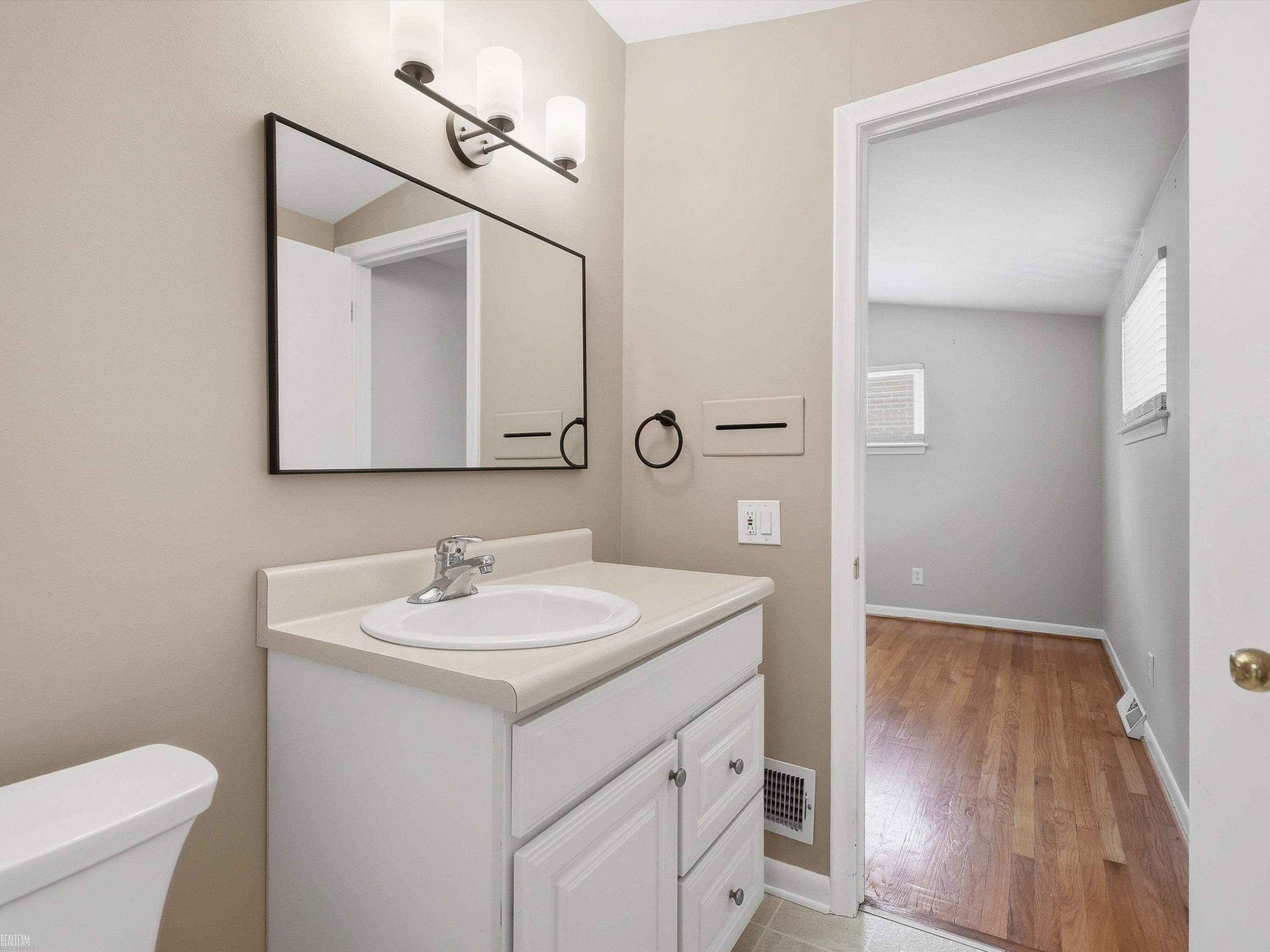 429 W Bloomfield Avenue, Royal Oak, MI 48073 — Photo 20