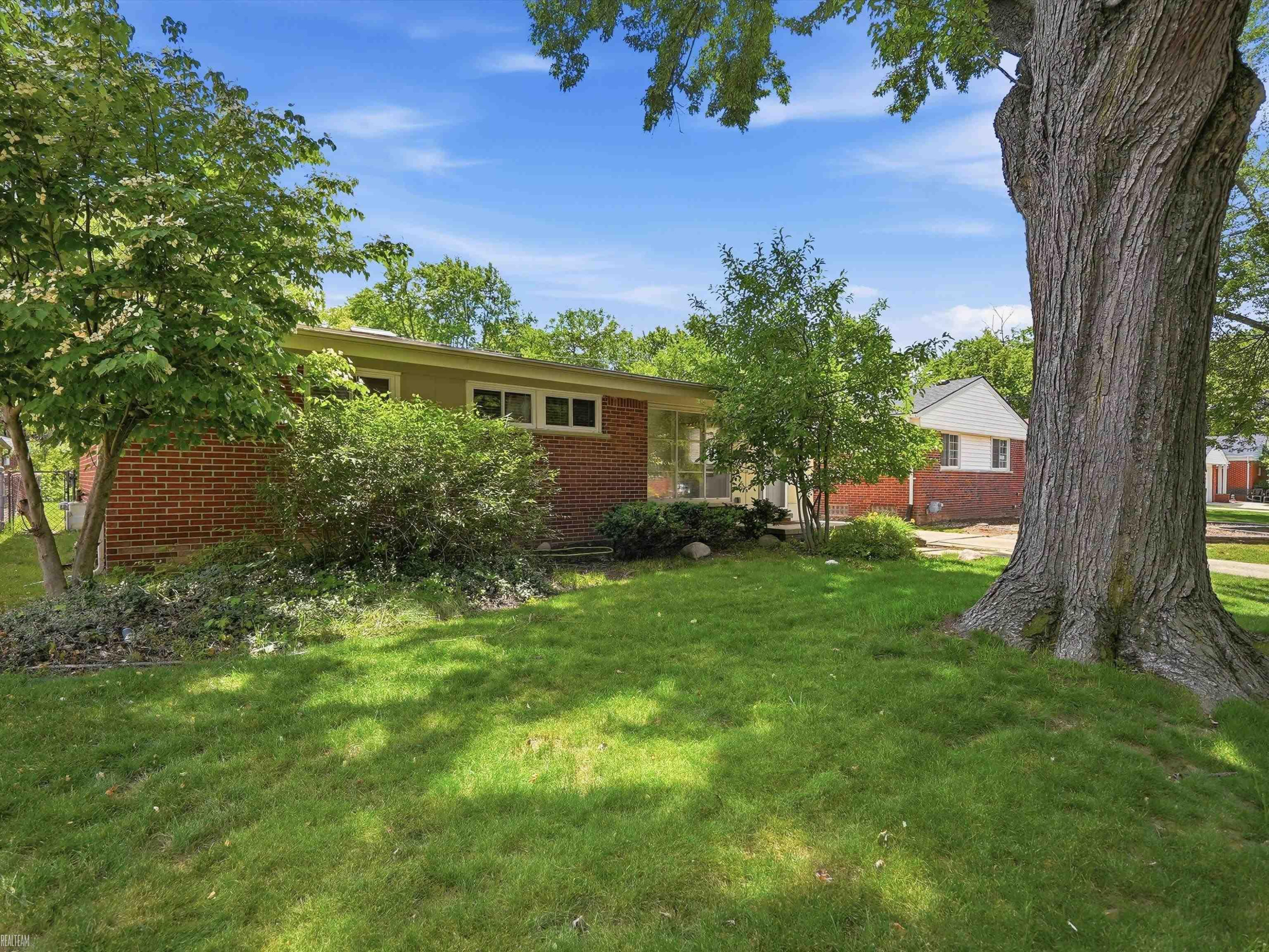 429 W Bloomfield Avenue, Royal Oak, MI 48073 — Photo 26