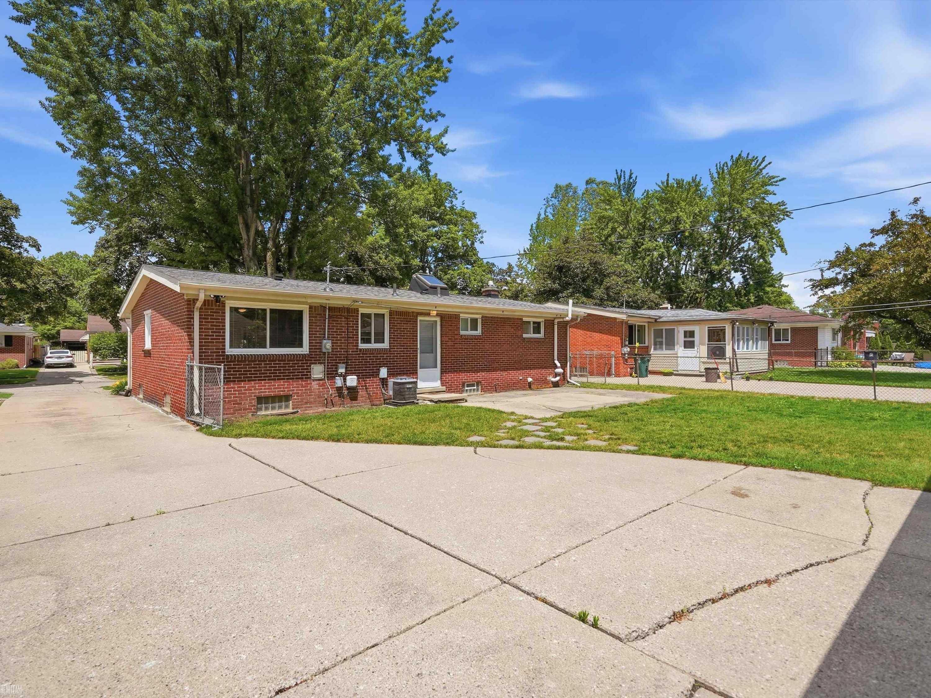 429 W Bloomfield Avenue, Royal Oak, MI 48073 — Photo 28