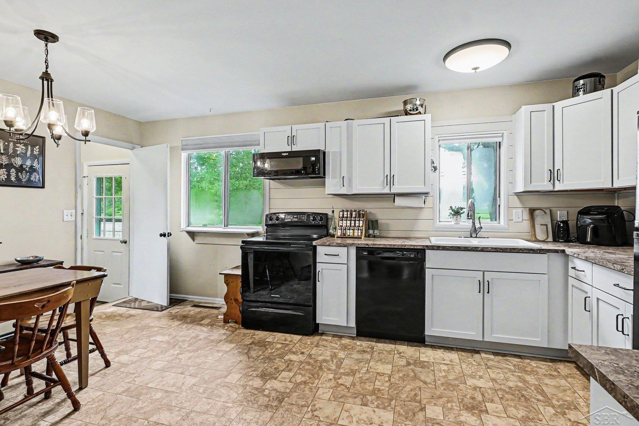 4509 Cadillac Place, Saginaw, MI 48604 — Photo 9