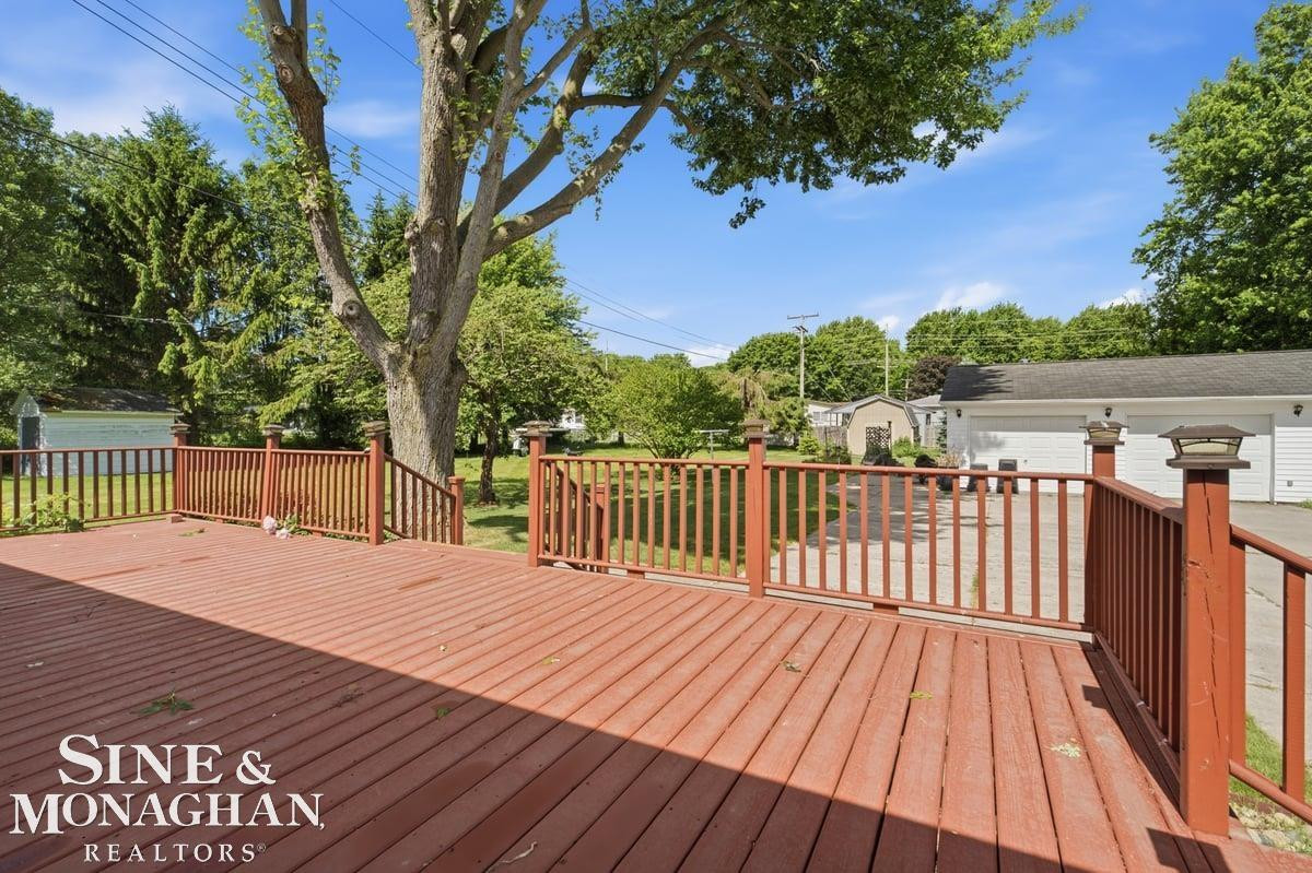 6036 River Road, MI — Photo 32