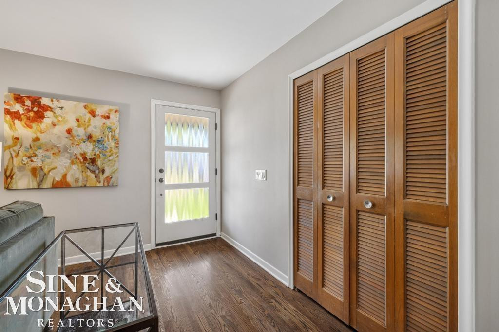 1045 Marian Court, Grosse Pointe Woods, MI 48236 — Photo 4