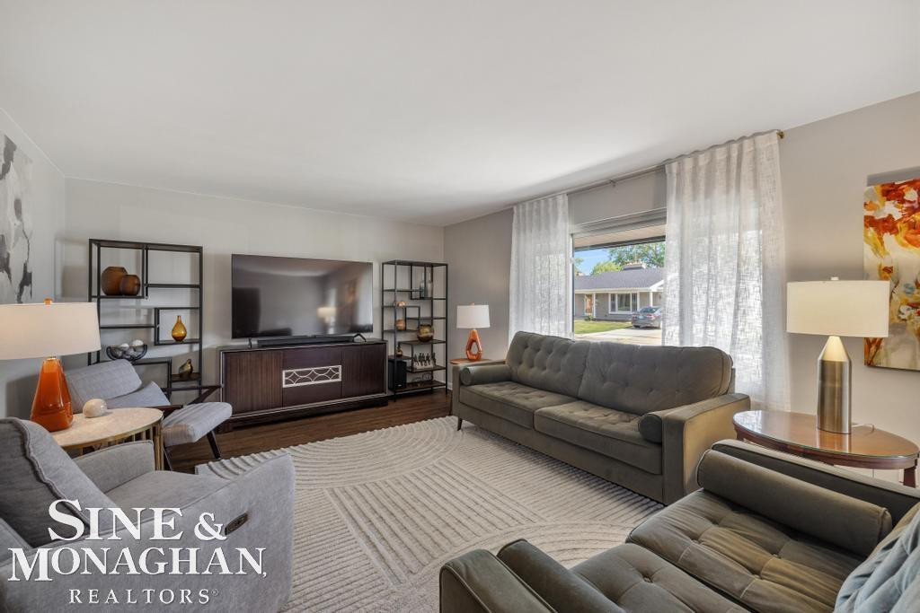 1045 Marian Court, Grosse Pointe Woods, MI 48236 — Photo 6