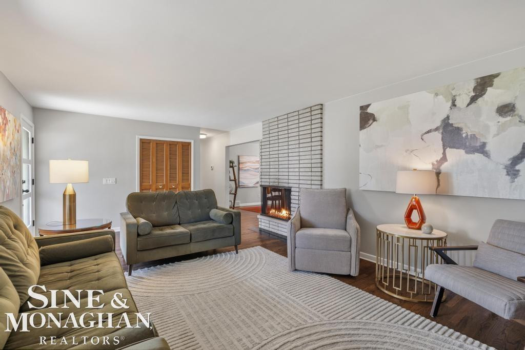 1045 Marian Court, Grosse Pointe Woods, MI 48236 — Photo 8
