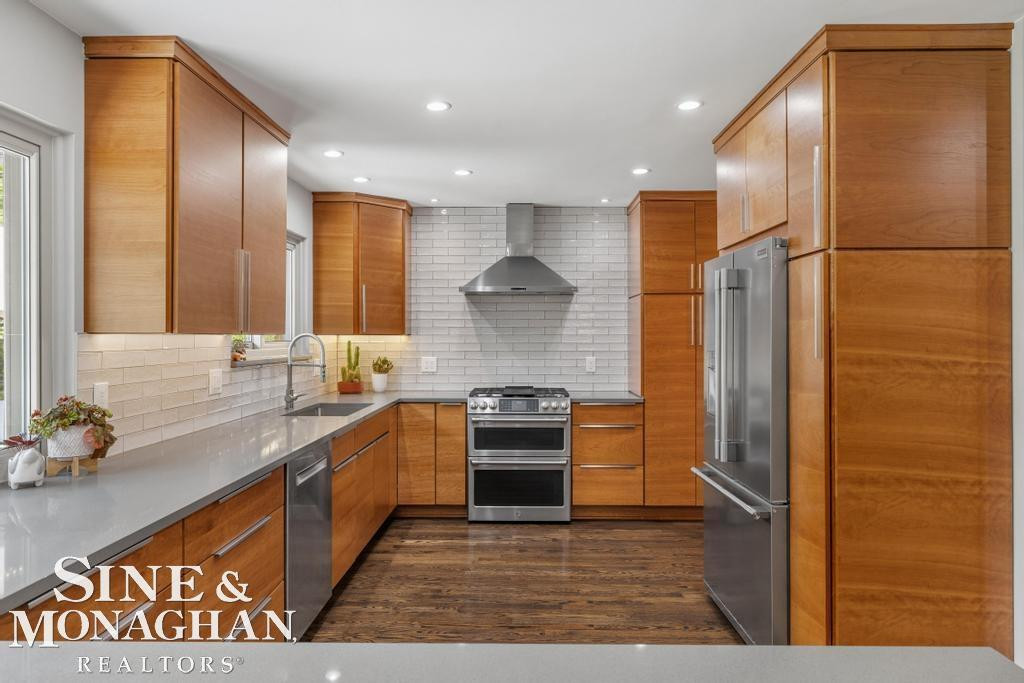 1045 Marian Court, Grosse Pointe Woods, MI 48236 — Photo 17