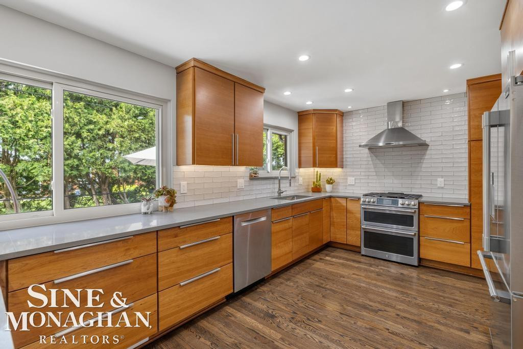 1045 Marian Court, Grosse Pointe Woods, MI 48236 — Photo 18