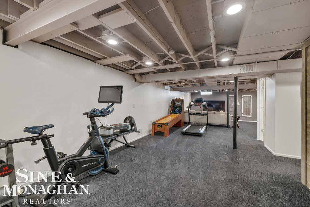 1045 Marian Court, Grosse Pointe Woods, MI 48236 — Photo 30