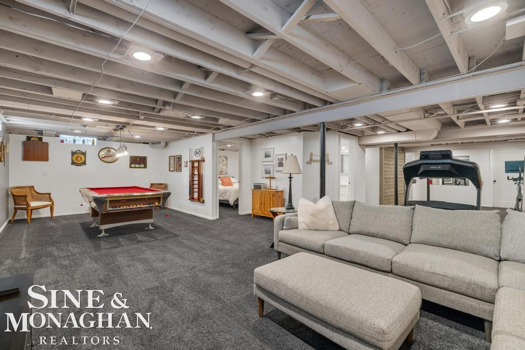 1045 Marian Court, Grosse Pointe Woods, MI 48236 — Photo 35