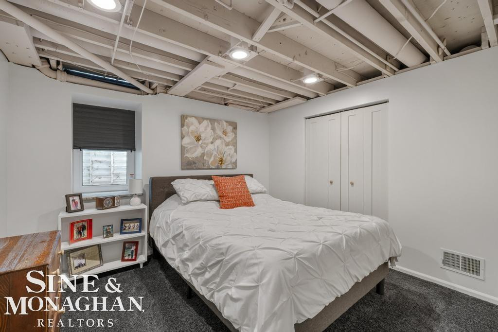 1045 Marian Court, Grosse Pointe Woods, MI 48236 — Photo 38