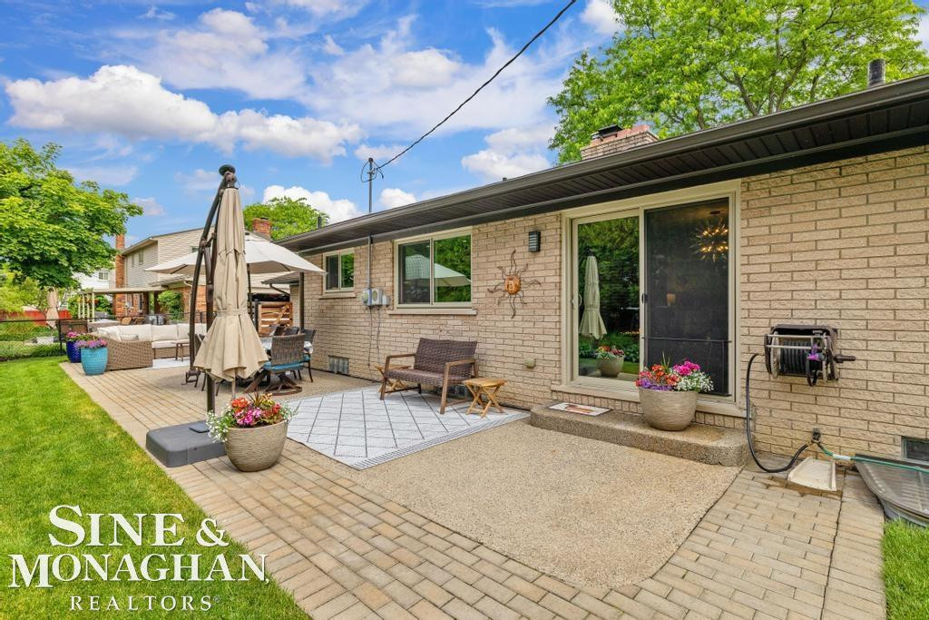 1045 Marian Court, Grosse Pointe Woods, MI 48236 — Photo 48