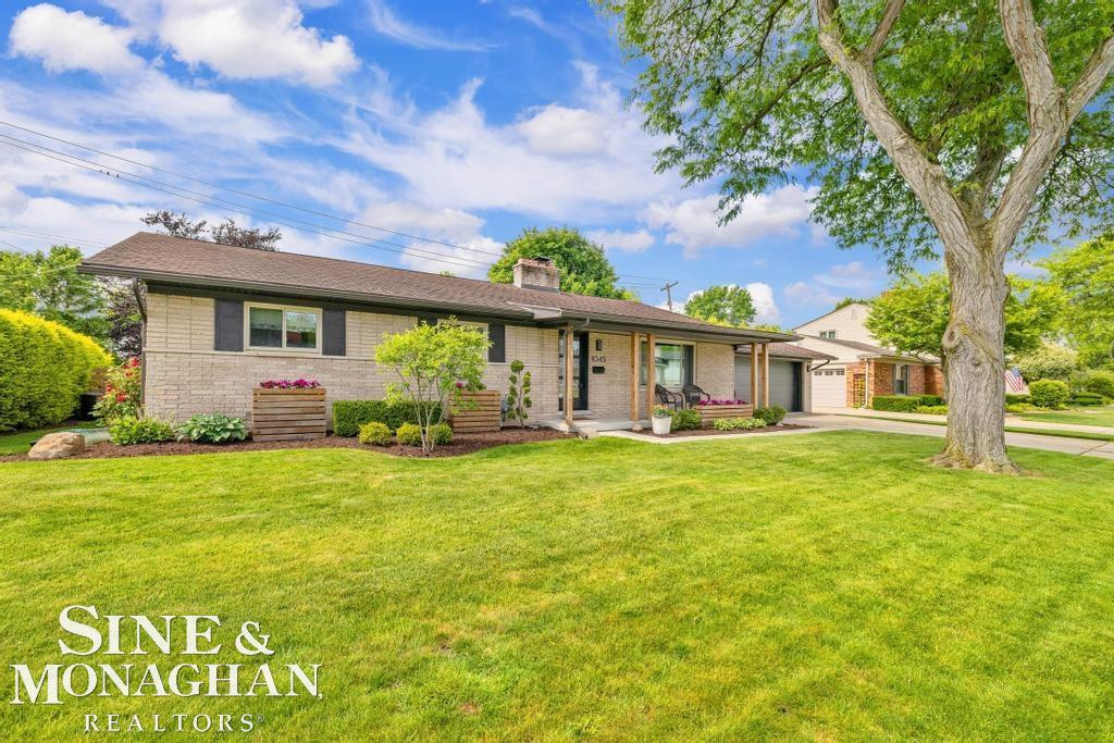 1045 Marian Court, Grosse Pointe Woods, MI 48236 — Photo 53