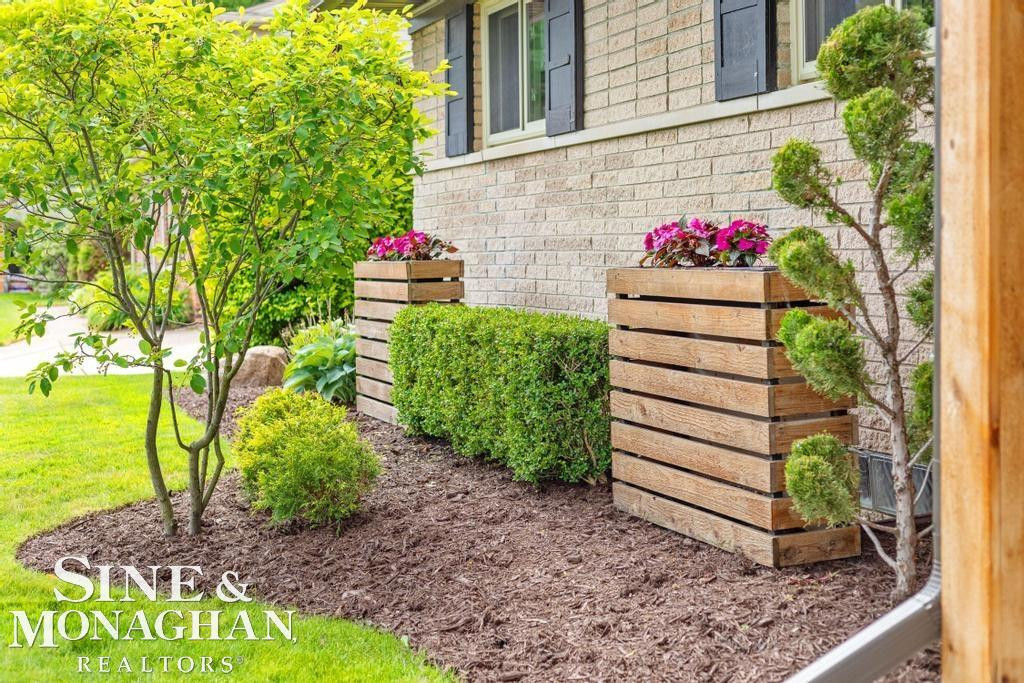 1045 Marian Court, Grosse Pointe Woods, MI 48236 — Photo 55