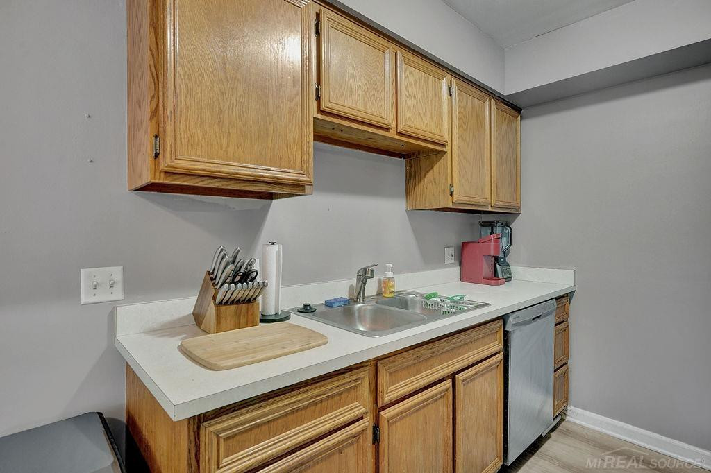 31611 Fraser Drive, Fraser, MI 48026 — Photo 11