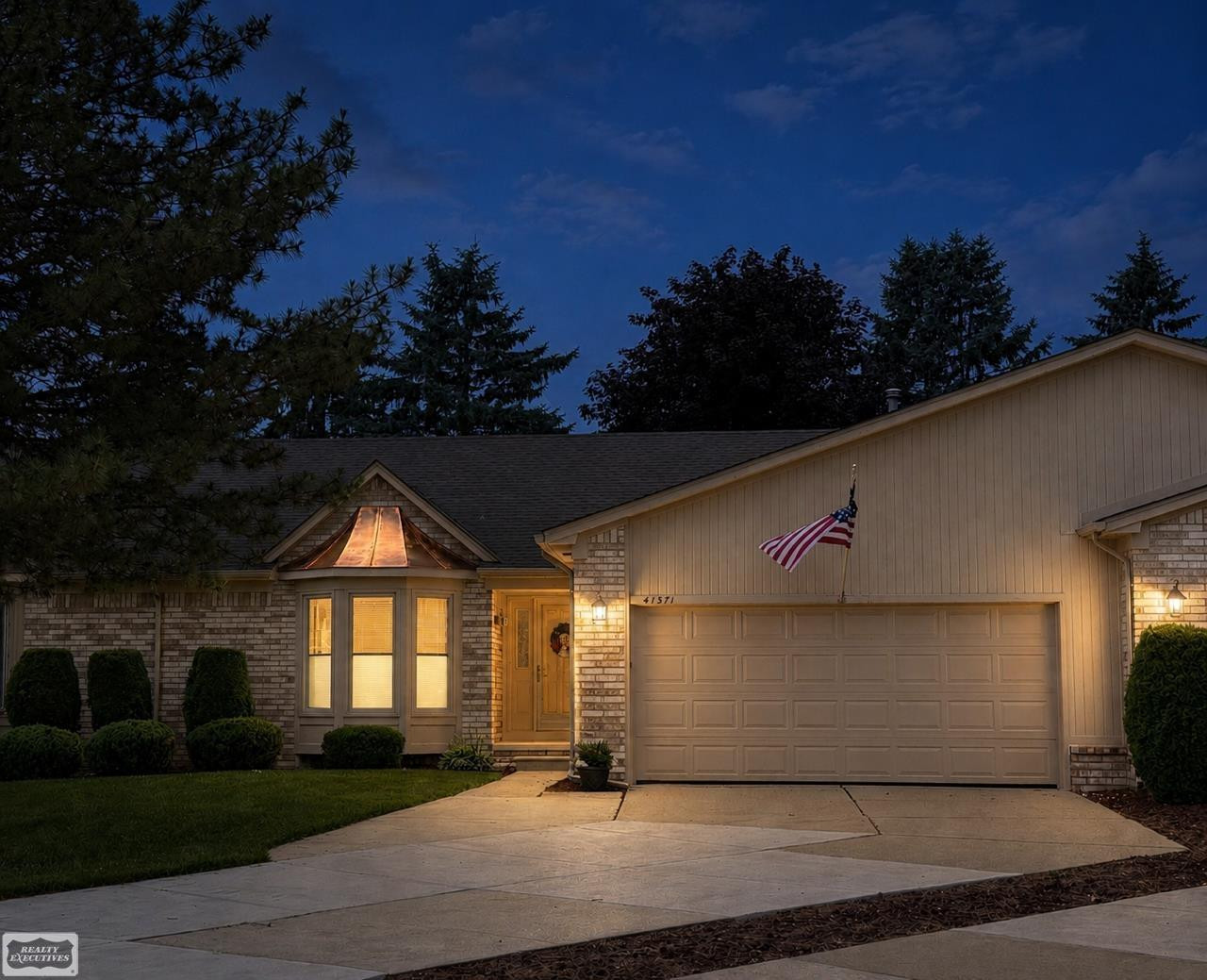 41371 Carmelo W Drive, Clinton Twp, MI 48038 — Photo 2