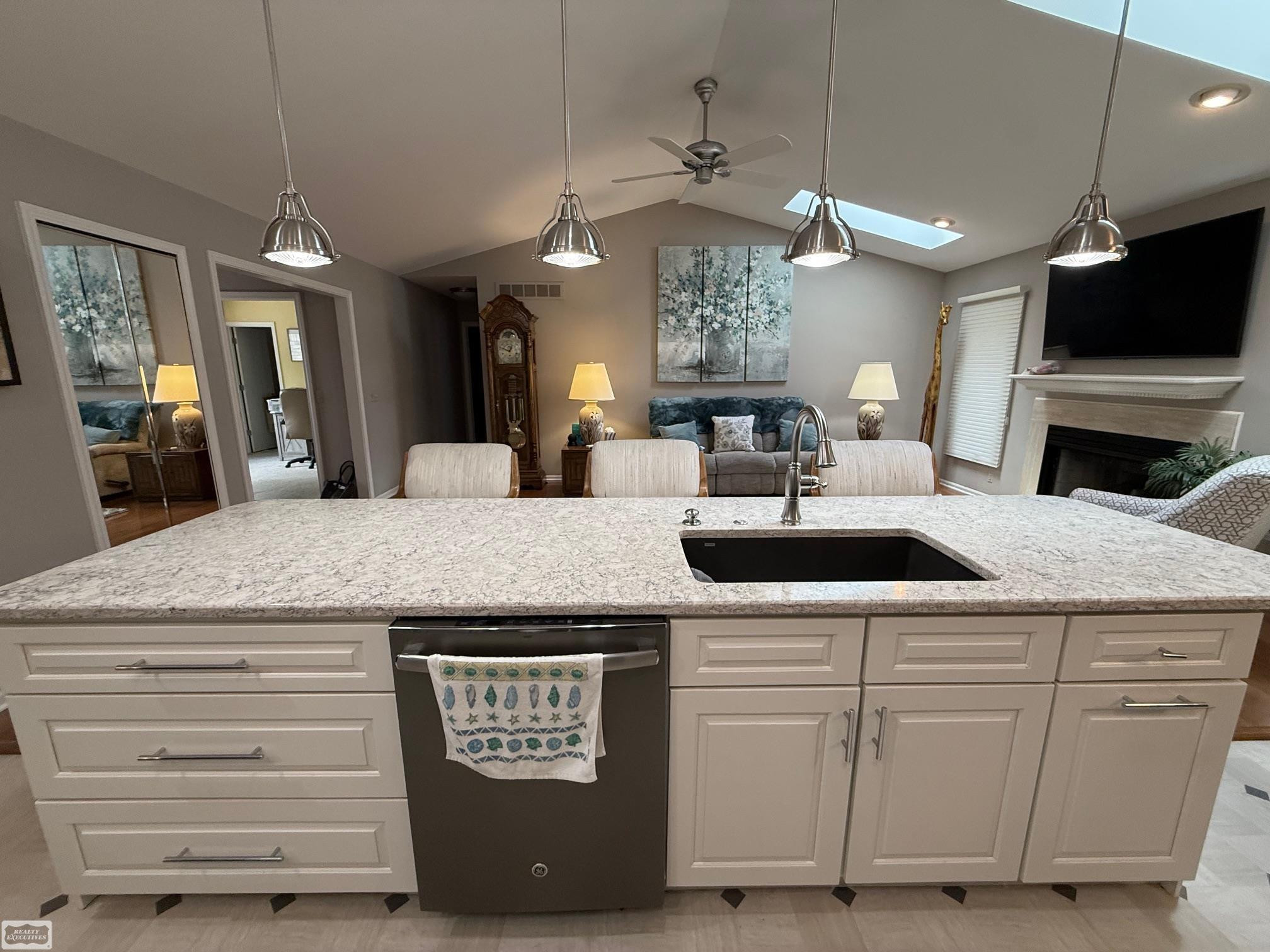 41371 Carmelo W Drive, Clinton Twp, MI 48038 — Photo 12